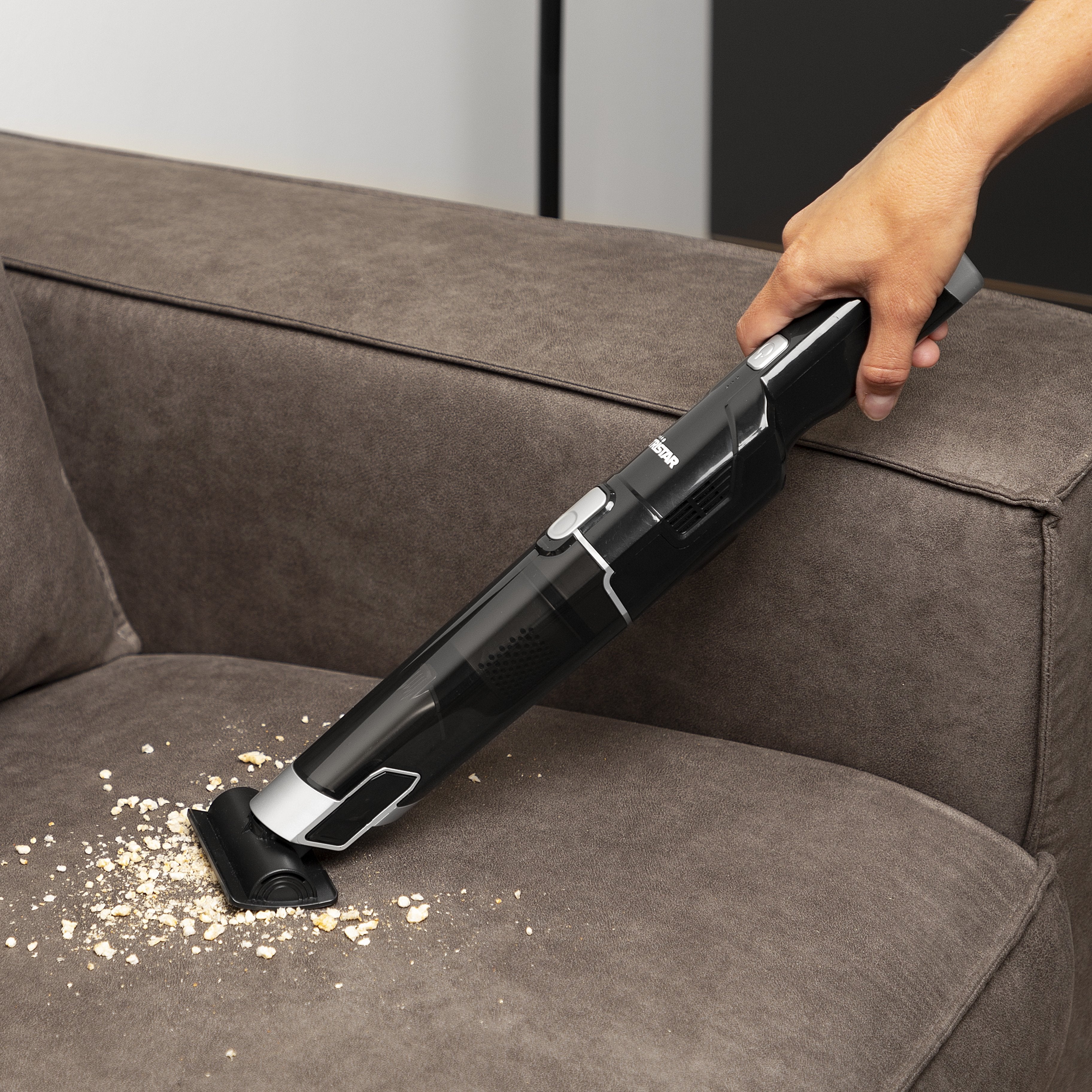 EAN 8713016100580 - Tristar KR-3150 aspiradora de mano Negro, Plata Sin bolsa imagen 7