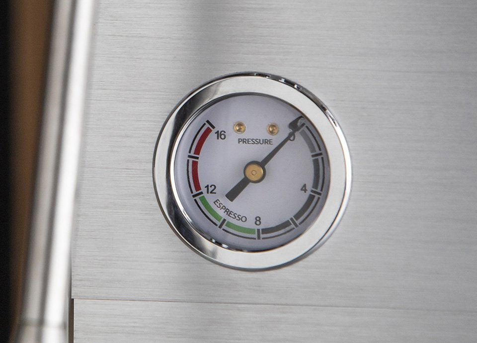 EAN 8017709347017 - Smeg EMC02WHMEU cafetera eléctrica Manual Máquina espresso 1,7 L imagen 39