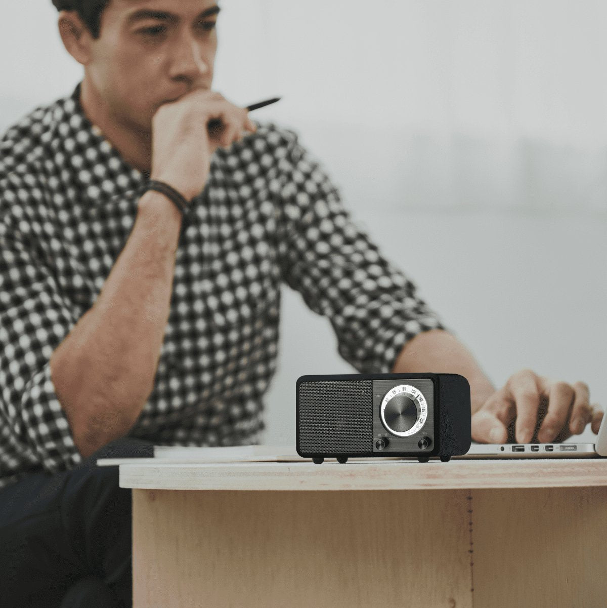 Sangean Wr-7 Negro Mate Radio Analógica Sobremesa Fm Bluetooth Batería Li-Ion Recargable