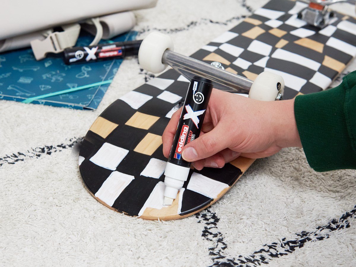 EAN 4057305067135 - Edding 6900 X Multimarker marcador permanente Punta de cincel Negro, Blanco 2 pieza(s) imagen 8