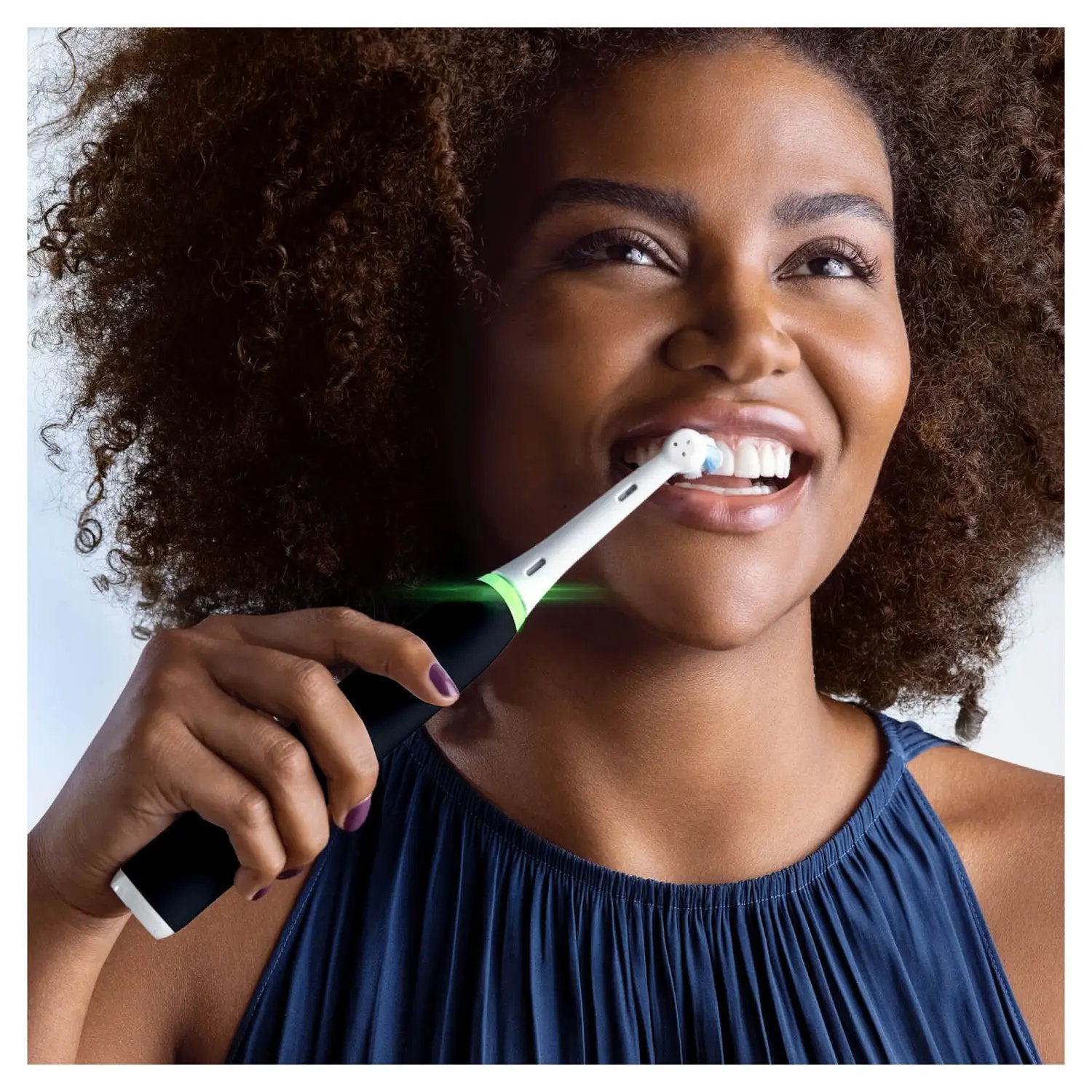 EAN 8006540730898 - Oral-B iO 3 Matte Adulto Cepillo dental vibratorio Negro, Blanco imagen 4