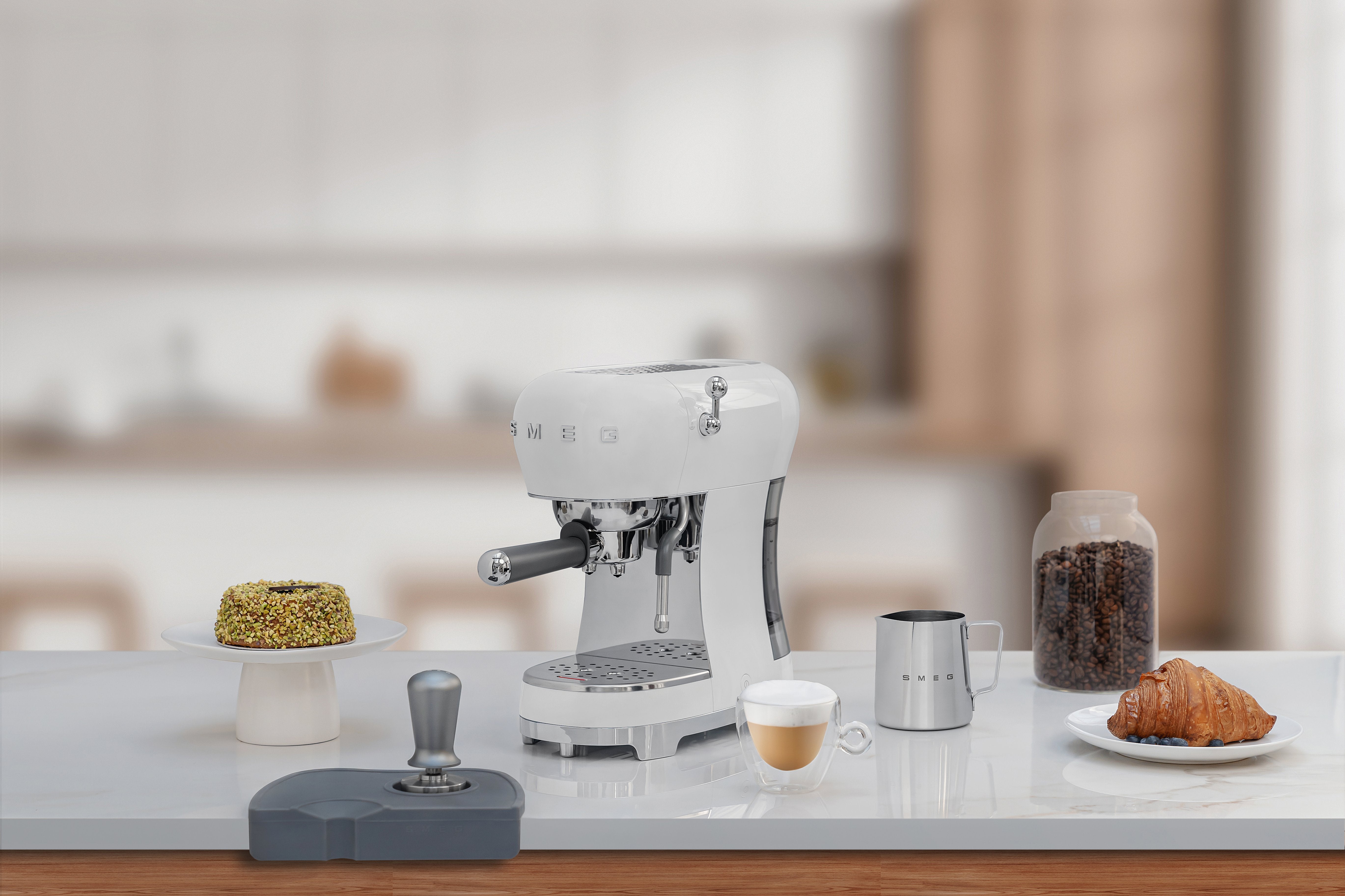 EAN 8017709324810 - Smeg ECF02WHEU cafetera eléctrica Manual Máquina espresso 1,1 L imagen 9