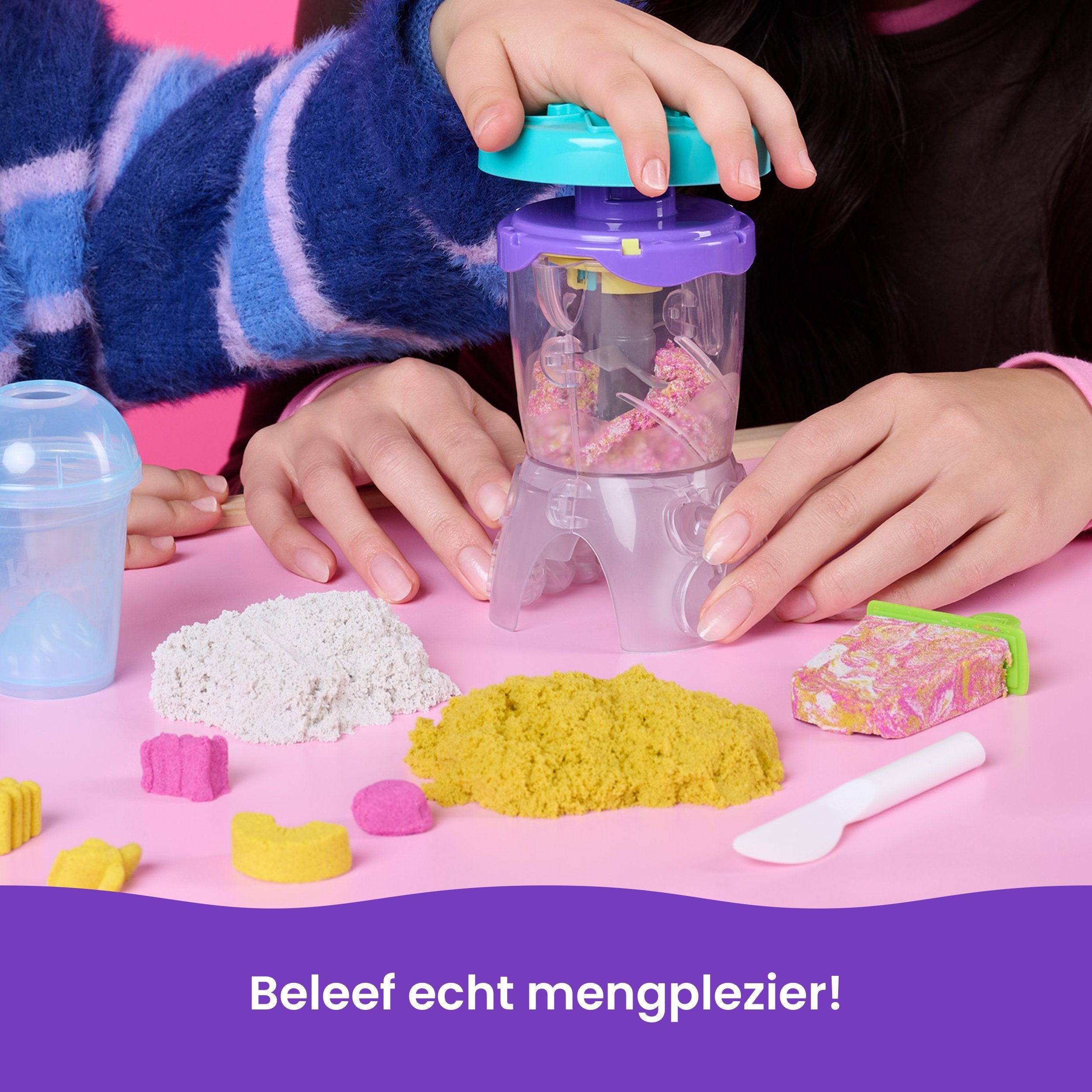 Spin Master Kinetic Sand - Set De Juego Smoothie Mixer, Arena De Juego Con 397 Gramos De Arena En 3 Colores 6075121