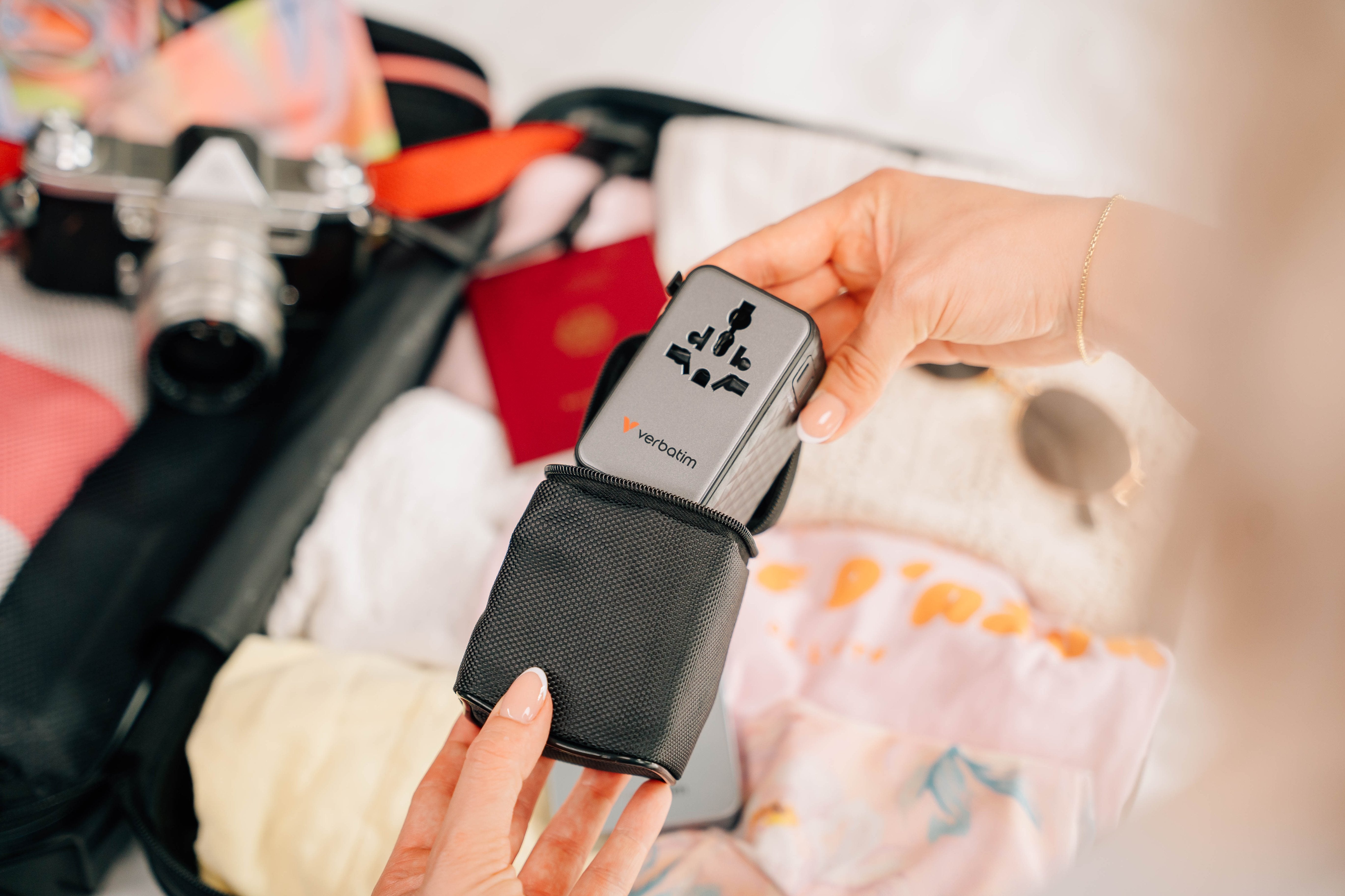 EAN 23942301905 - Verbatim 30190 cargador de dispositivo móvil Universal Negro Corriente alterna Carga rápida Interior imagen 6