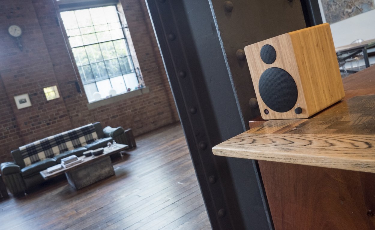 EAN 4039039663722 - Wavemaster CUBE MINI NEO BAMBOO De 2 vías Marrón Inalámbrico 36 W imagen 3