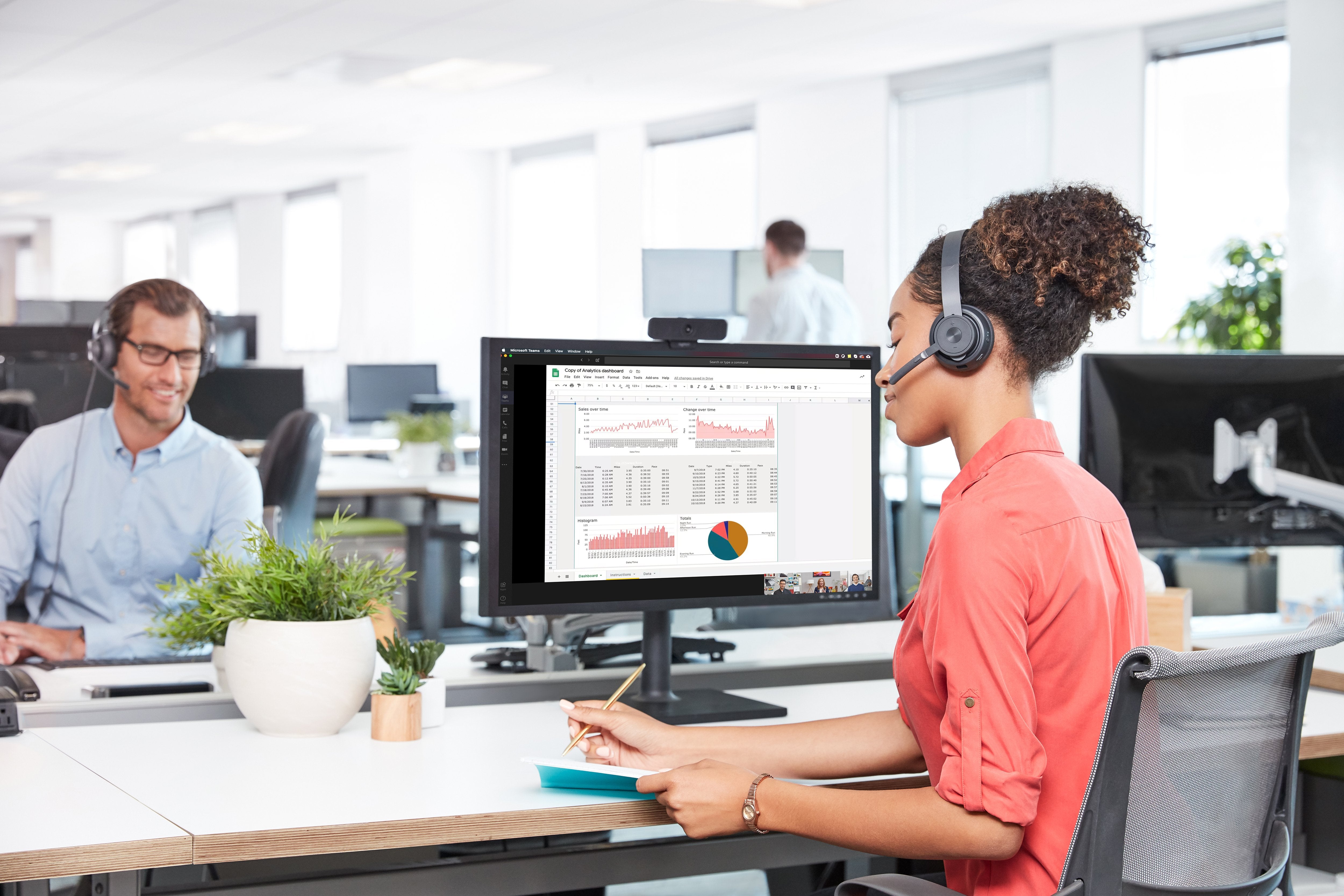 EAN 5099206088580 - Logitech 981-000854 auricular y casco Auriculares Inalámbrico Diadema Oficina/Centro de llamadas Bluetoot imagen 11