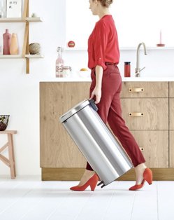 EAN 8710755111822 - Brabantia 111822 papelera 30 L Alrededor Acero inoxidable imagen 3