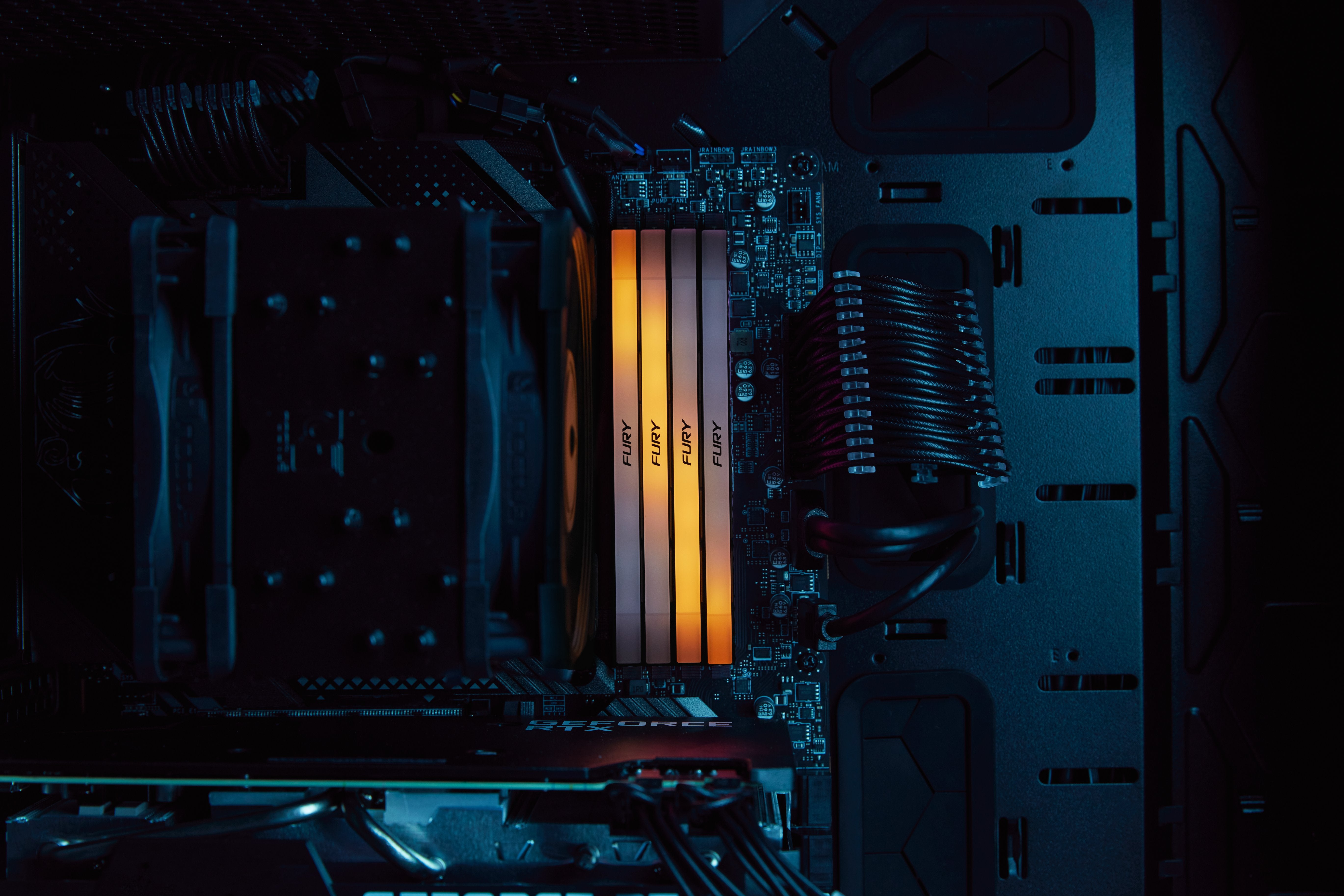 EAN 0740617338263 - Kingston Technology FURY Renegade RGB módulo de memoria 2 x 8 GB 4266 MT/s 288-pin DIMM imagen 15