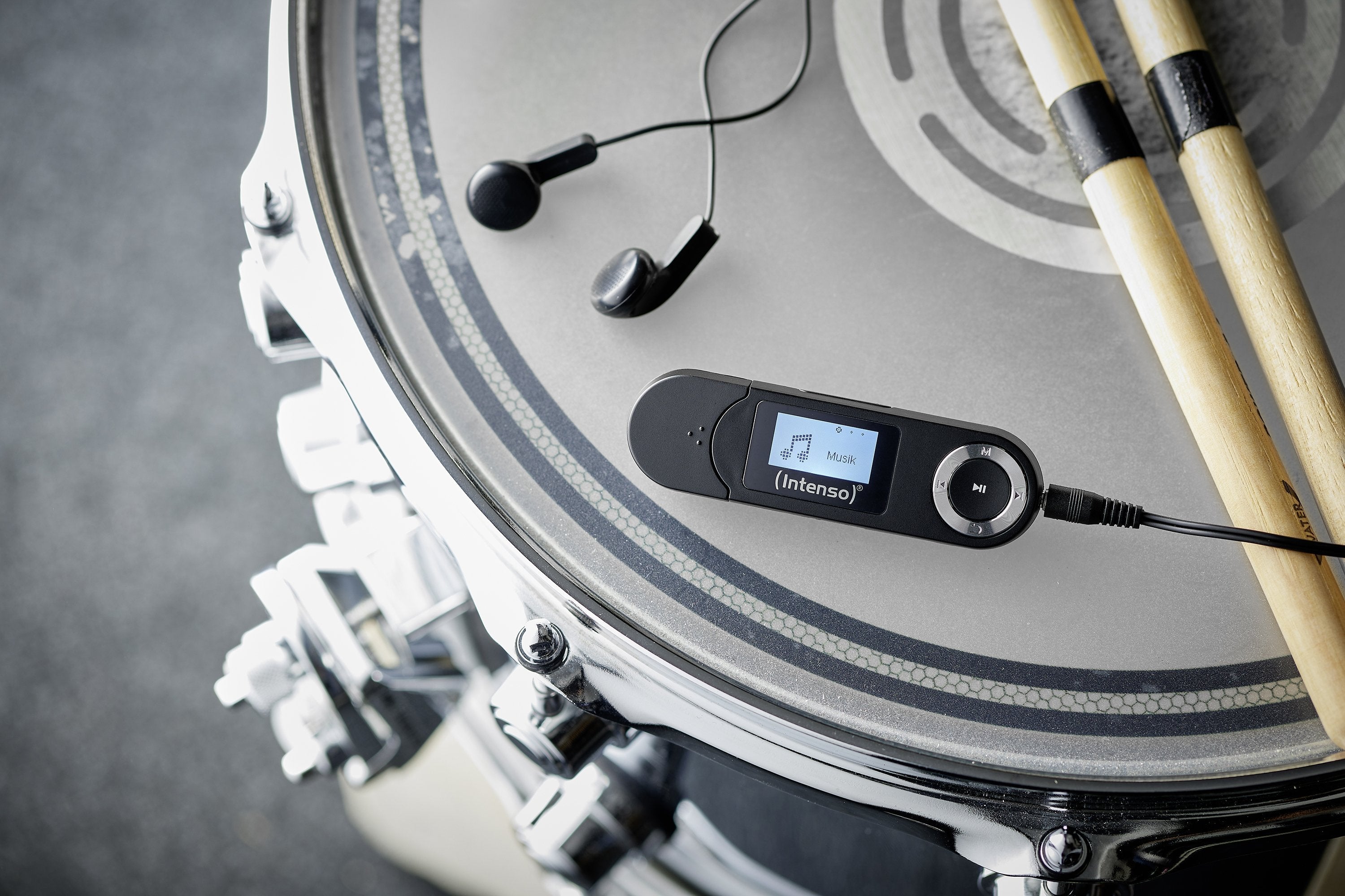 EAN 4034303032402 - Intenso 3601470 reproductor MP3/MP4 Reproductor de MP3 16 GB Negro imagen 4