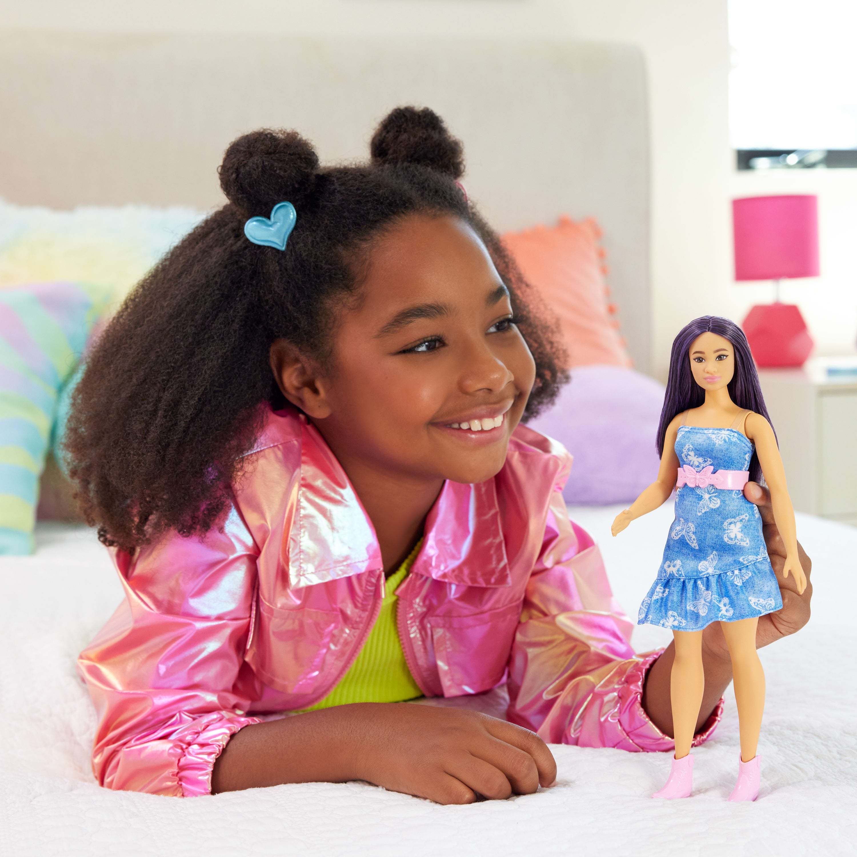 EAN 0194735255665 - Barbie Fashionistas HYT89 muñeca imagen 2