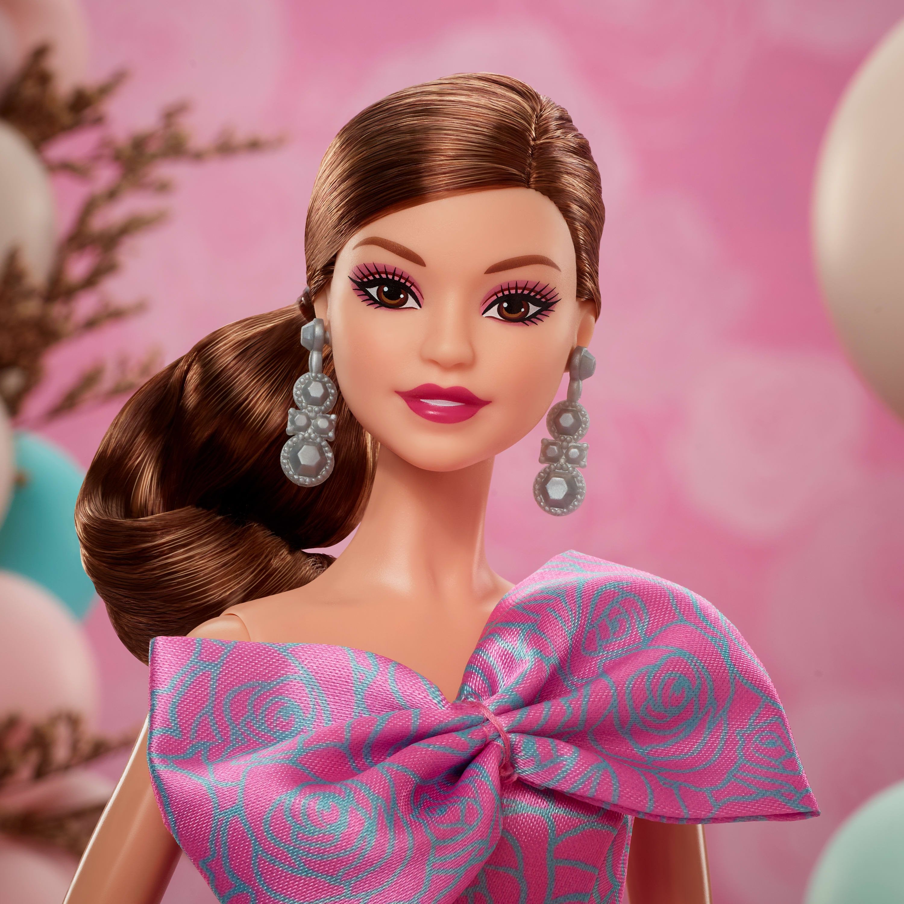 EAN 0194735260621 - Barbie Signature JBJ07 muñeca imagen 2
