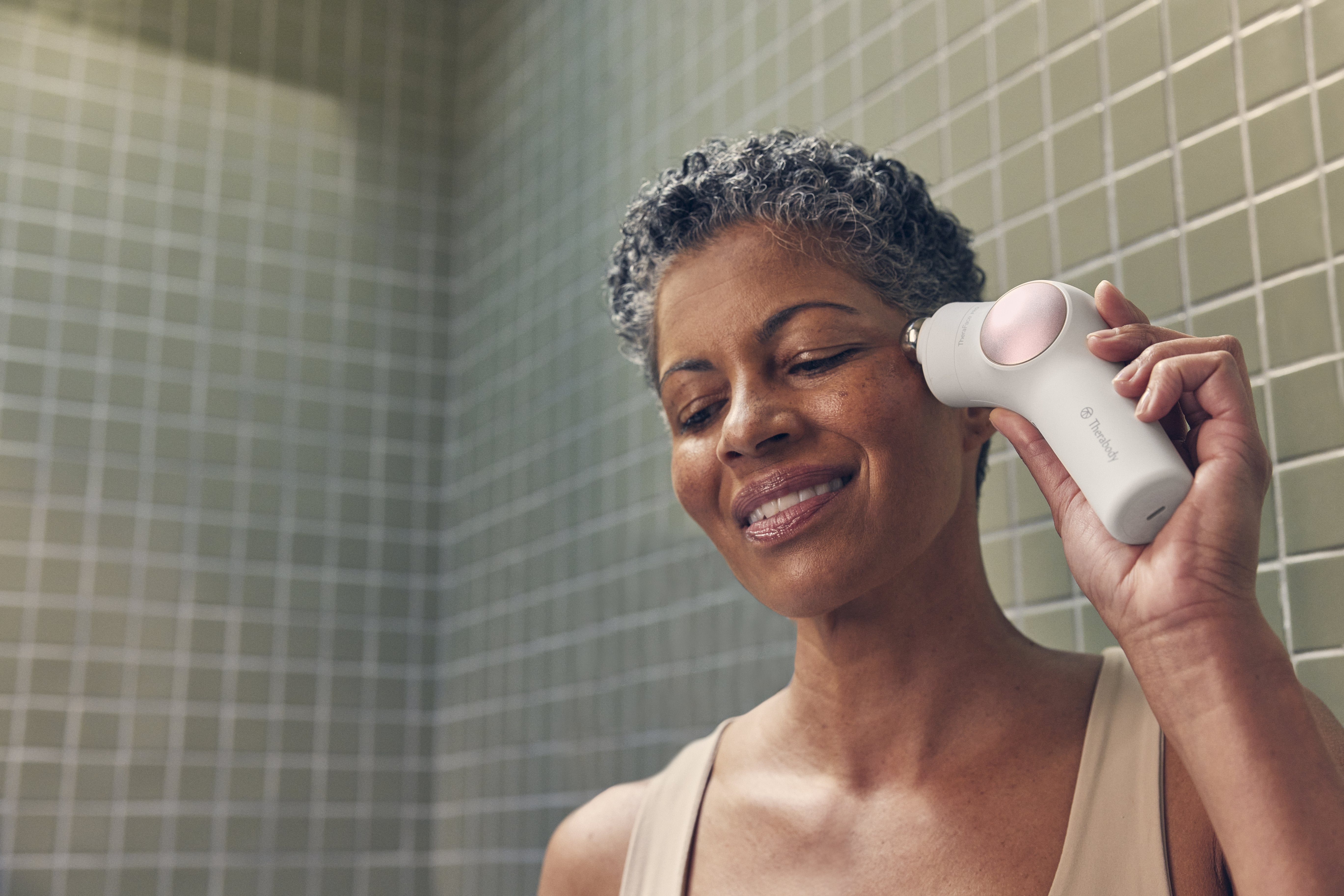 Therabody Theraface Pro Masajeador Cara Blanco