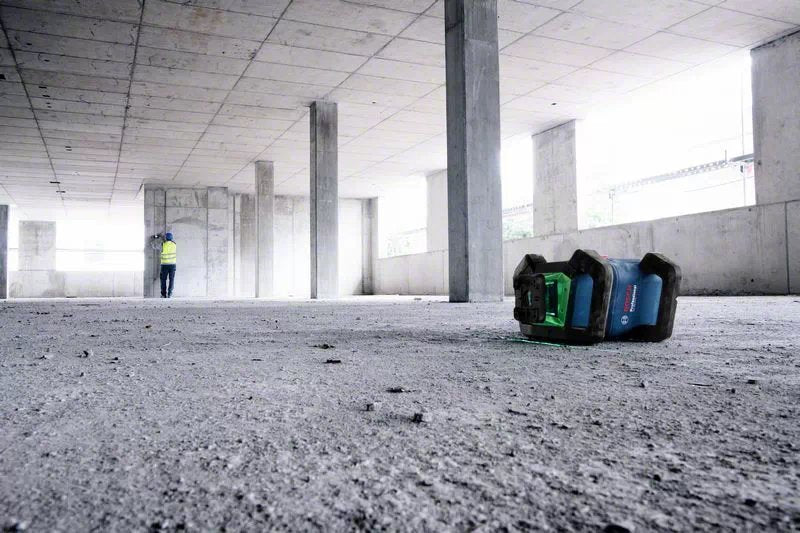 Láser Giratorio Inalámbrico Bosch Professional Grl 650 Cvhg Professional, 18 Voltios, Con Soporte Azul, Batería Procore18v 4,0 Ah, Estuche, Línea Láser Verde 0601061v00