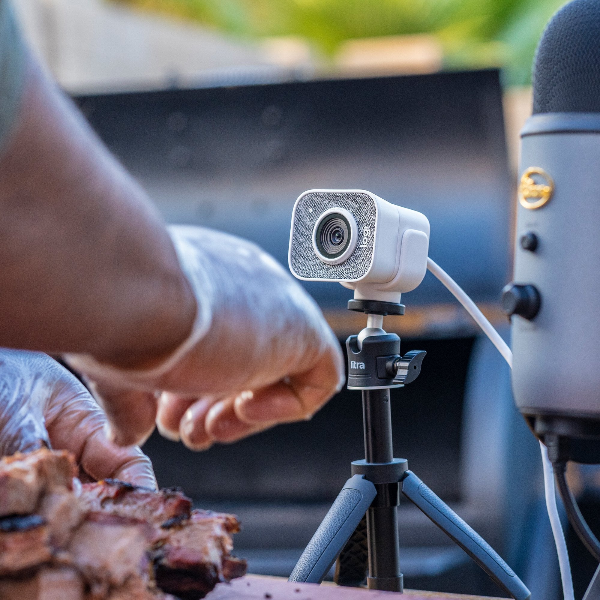 EAN 5099206087682 - Logitech 960-001297 cámara web 1920 x 1080 Pixeles USB 3.2 Gen 1 (3.1 Gen 1) Blanco imagen 4