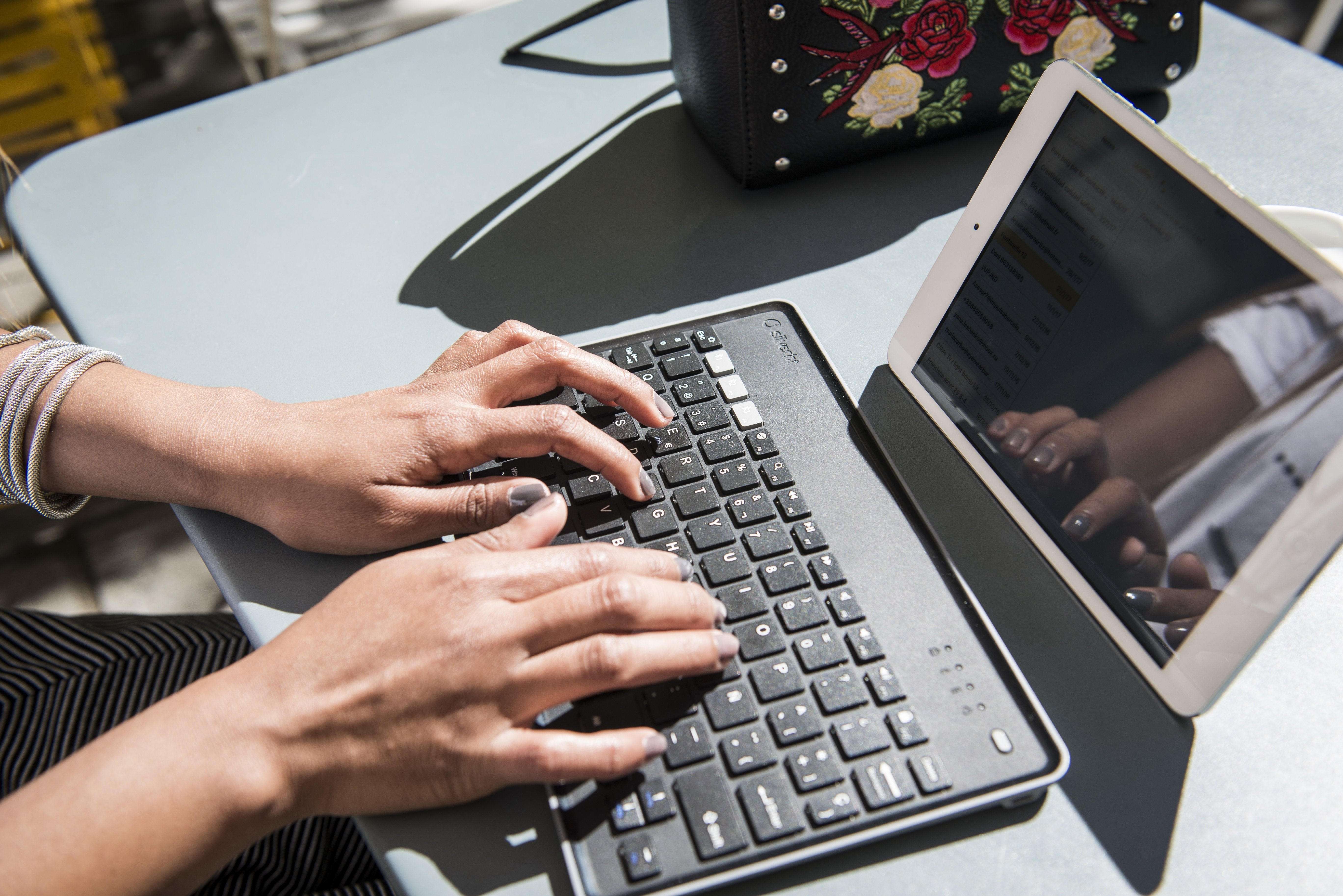 EAN 8420738193683 - SilverHT 111936840199 teclado para móvil Español Bluetooth Negro, Gris imagen 5