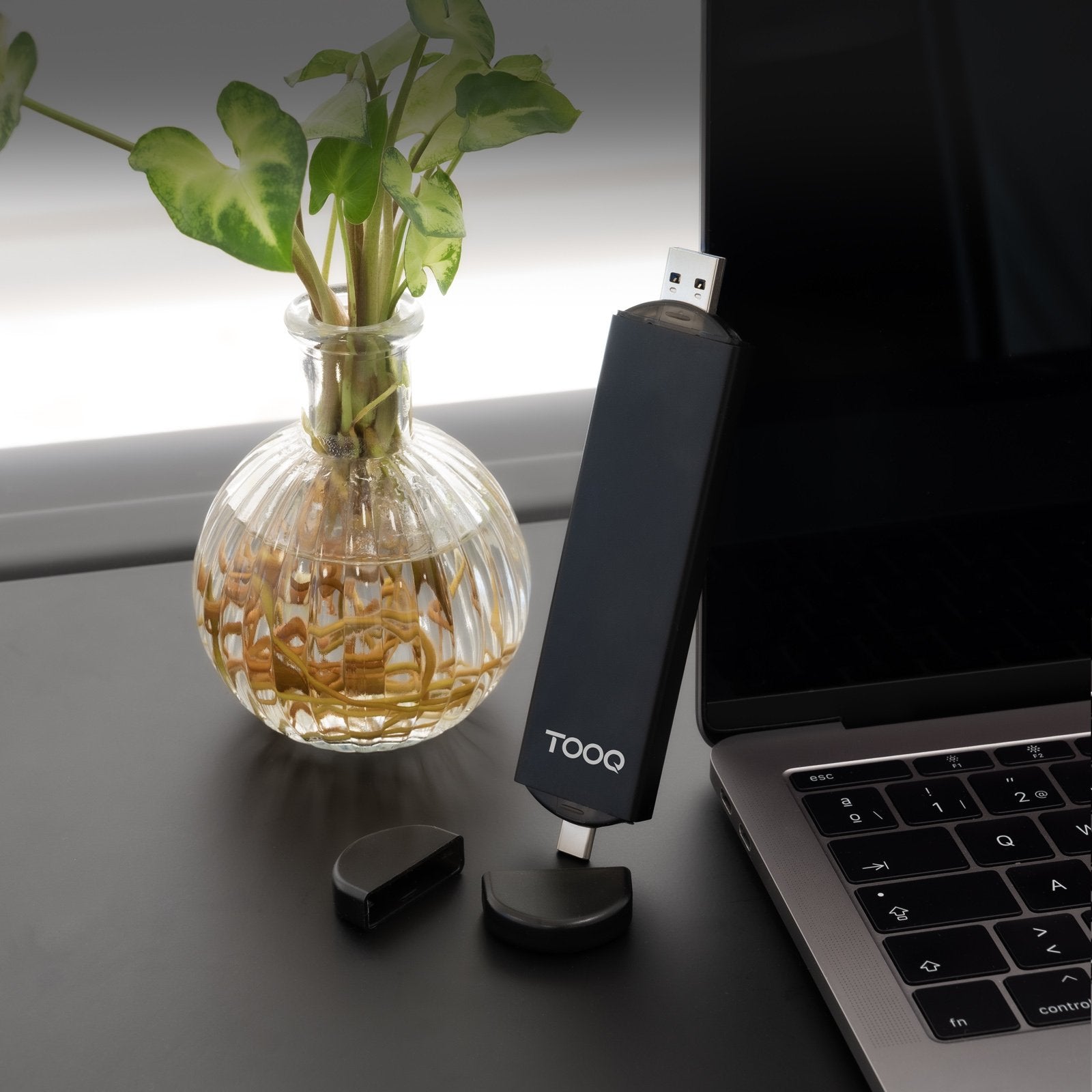 Caja Externa Para Disco Ssd M.2 Nvme Tooq Tqe-2240b Usb 3.0 Usb Tipo-C 3.2 Gen2
