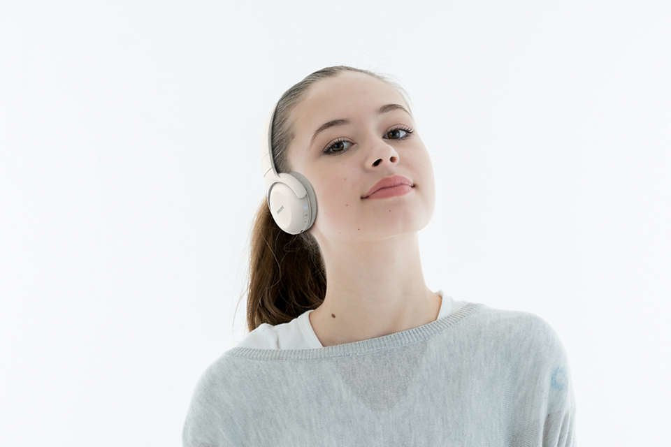 Auriculares Inalámbricos Philips Tauh202 Con Micrófono Bluetooth Blancos
