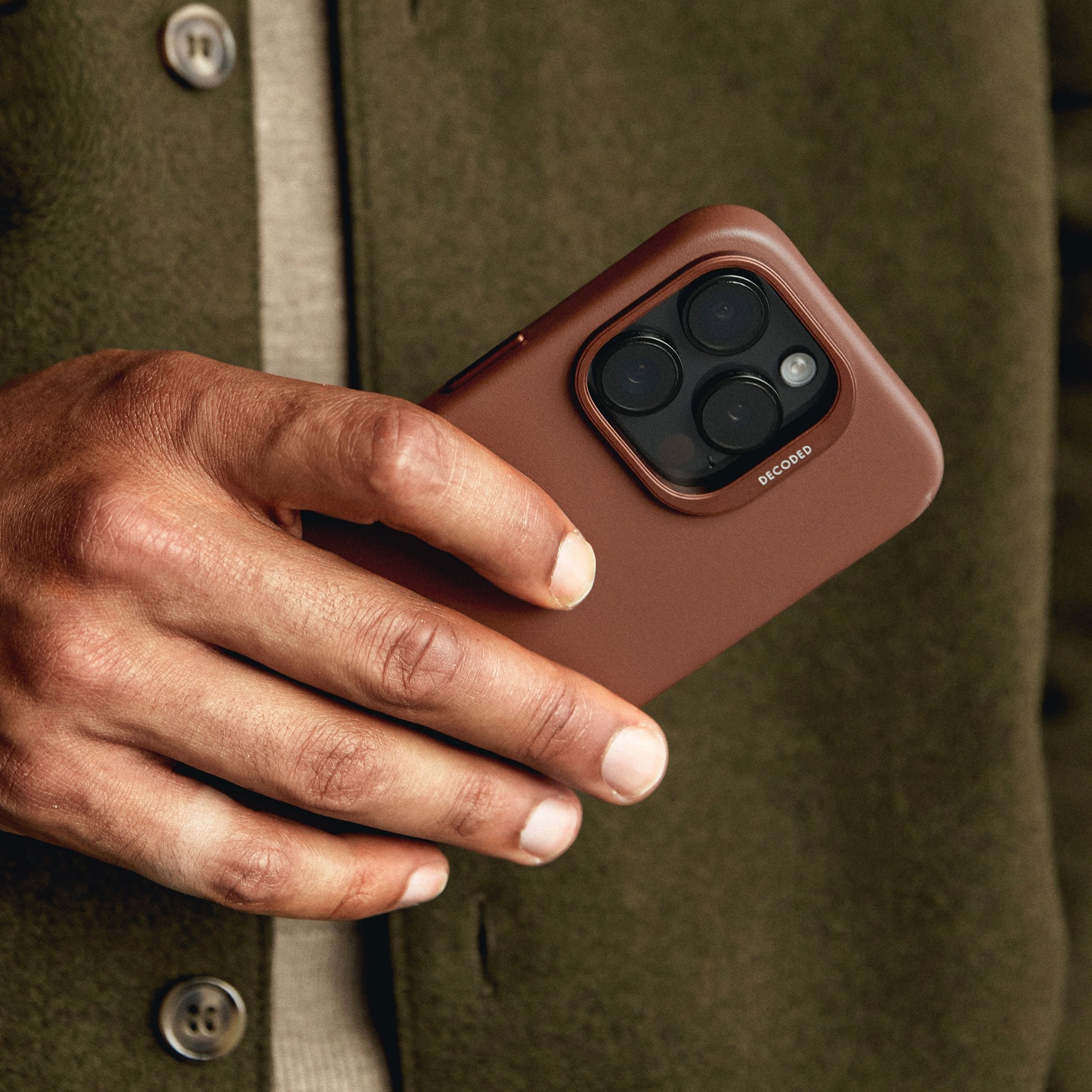 Decoded Leather Backcover Iphone 16 Pro Tan