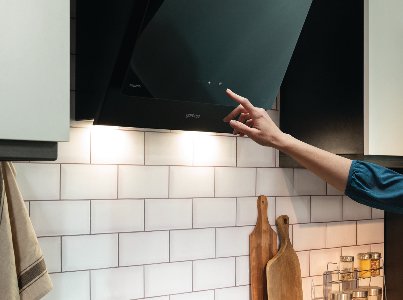 Campana De Pared Gorenje Whi6syb Negro 650 M³/H