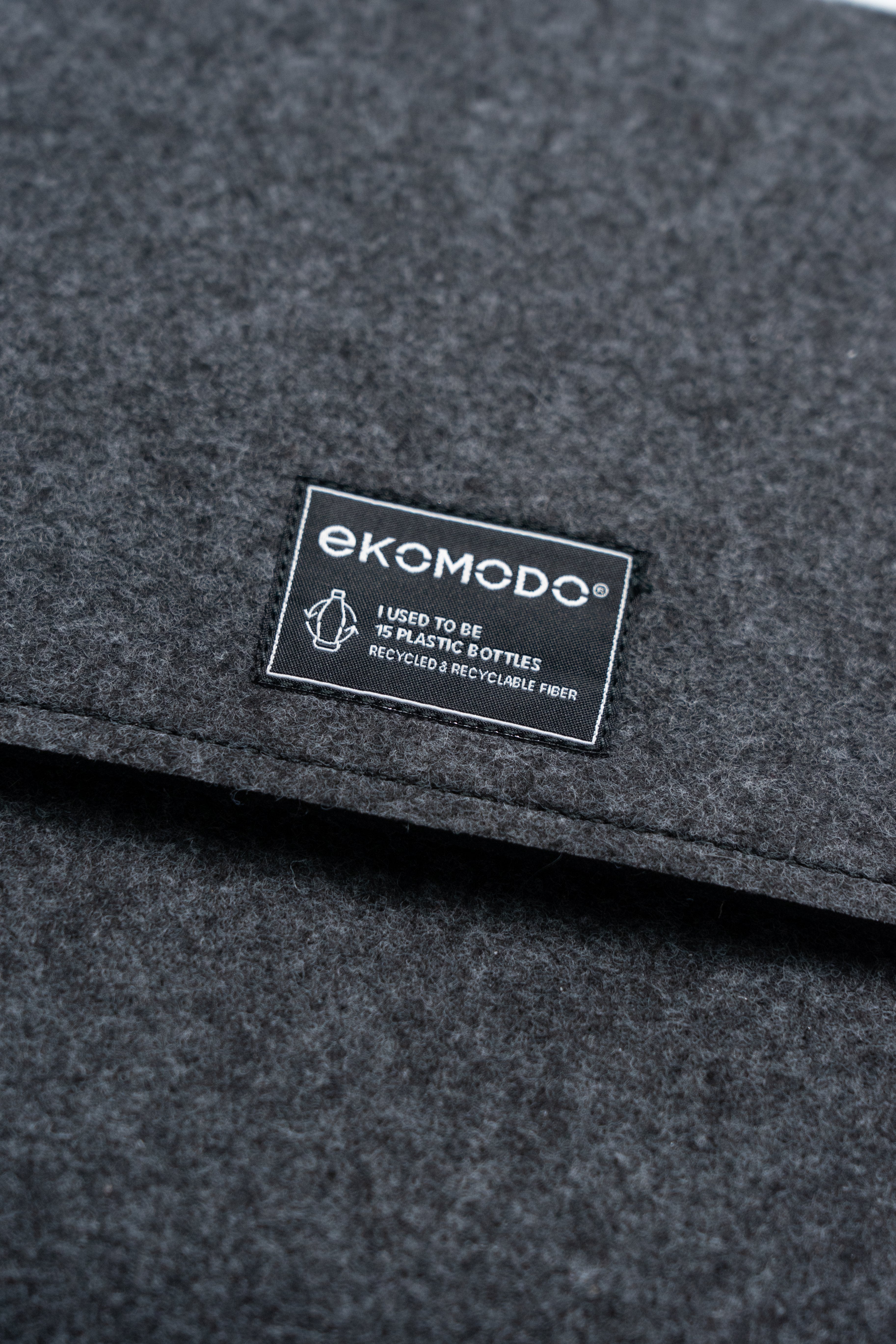 EAN 8436590370599 - EKOMODO Lapatx 33 cm (13") Funda de protección Gris imagen 6