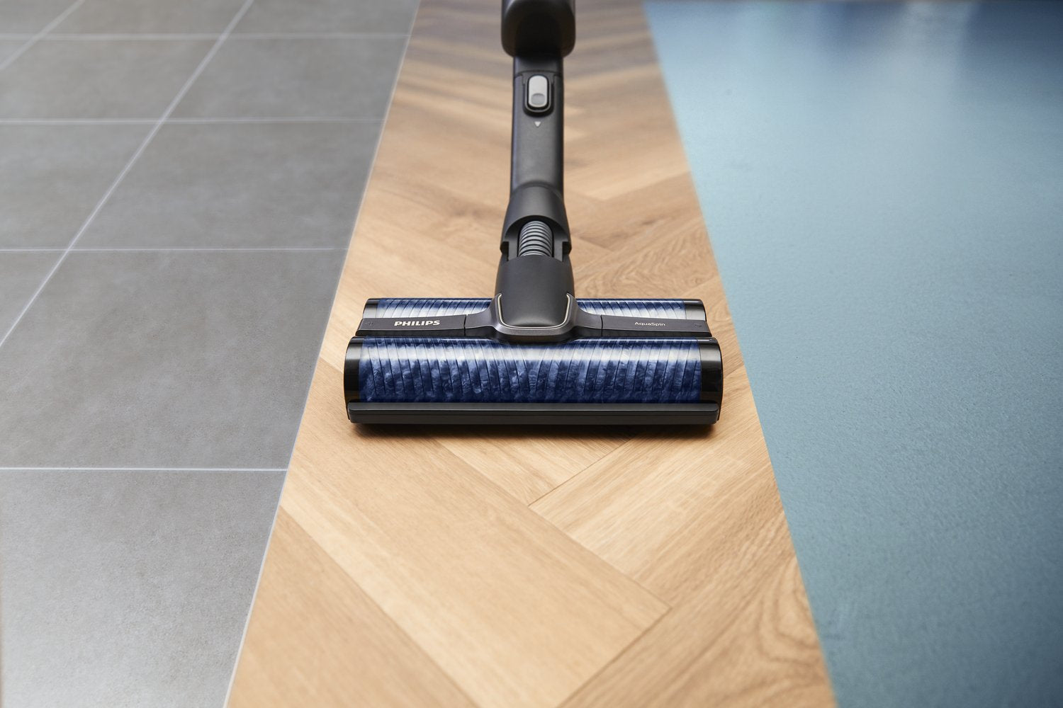 EAN 8710103982081 - Philips XW9383/01 aspiradora de pie y escoba eléctrica Aspiradora escoba Batería Seca y húmeda Ciclónico imagen 7