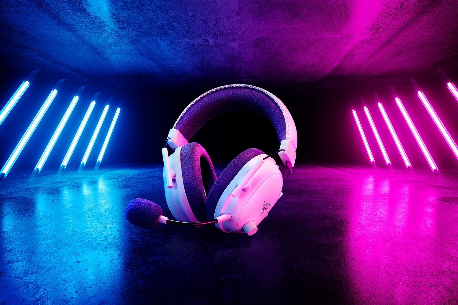 EAN 8887910060131 - Razer BlackShark V2 Pro Auriculares Inalámbrico Diadema Juego Bluetooth Blanco imagen 2