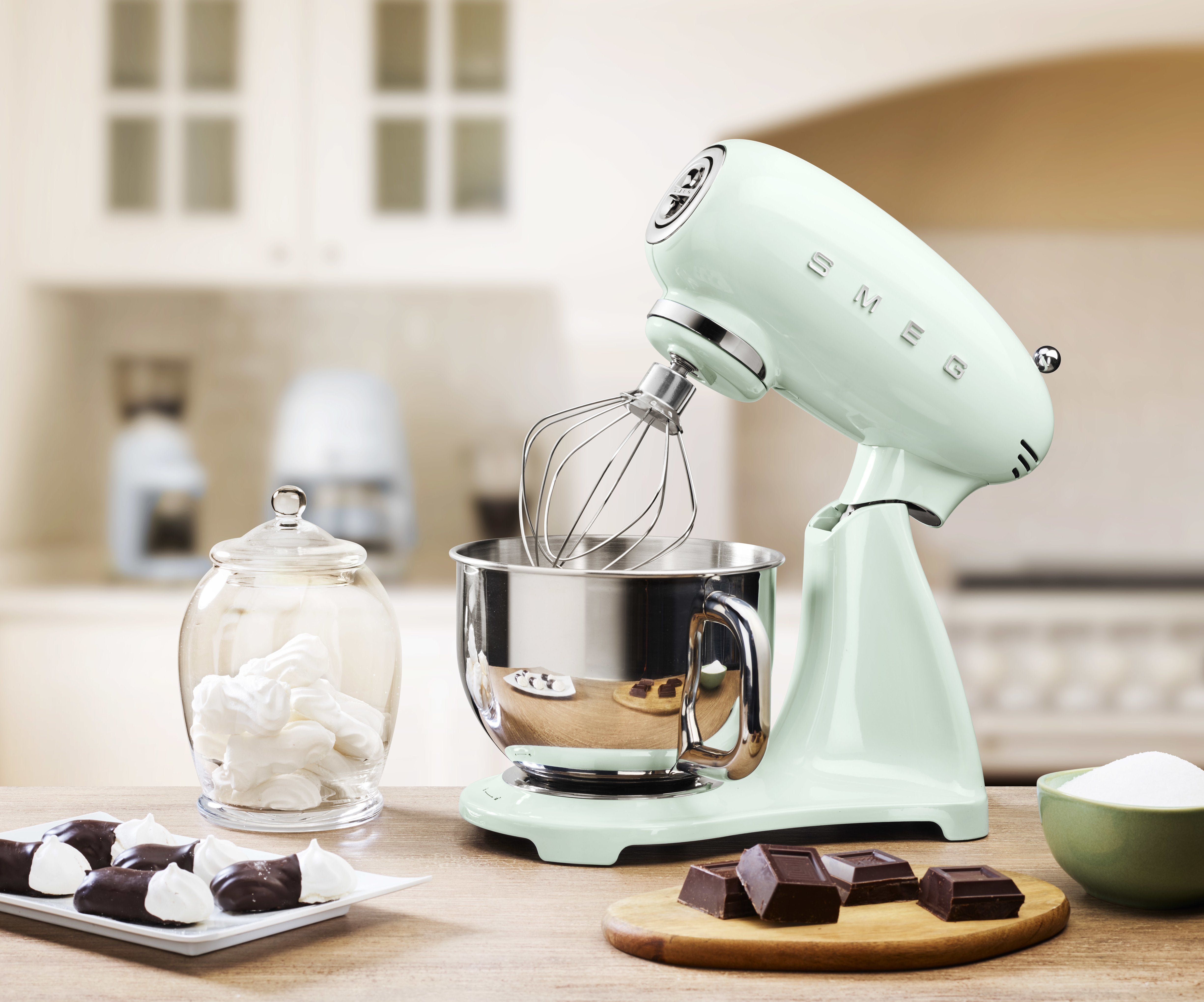 EAN 8017709304492 - Smeg SMF03PGEU batidora Batidora de varillas 800 W Verde imagen 7