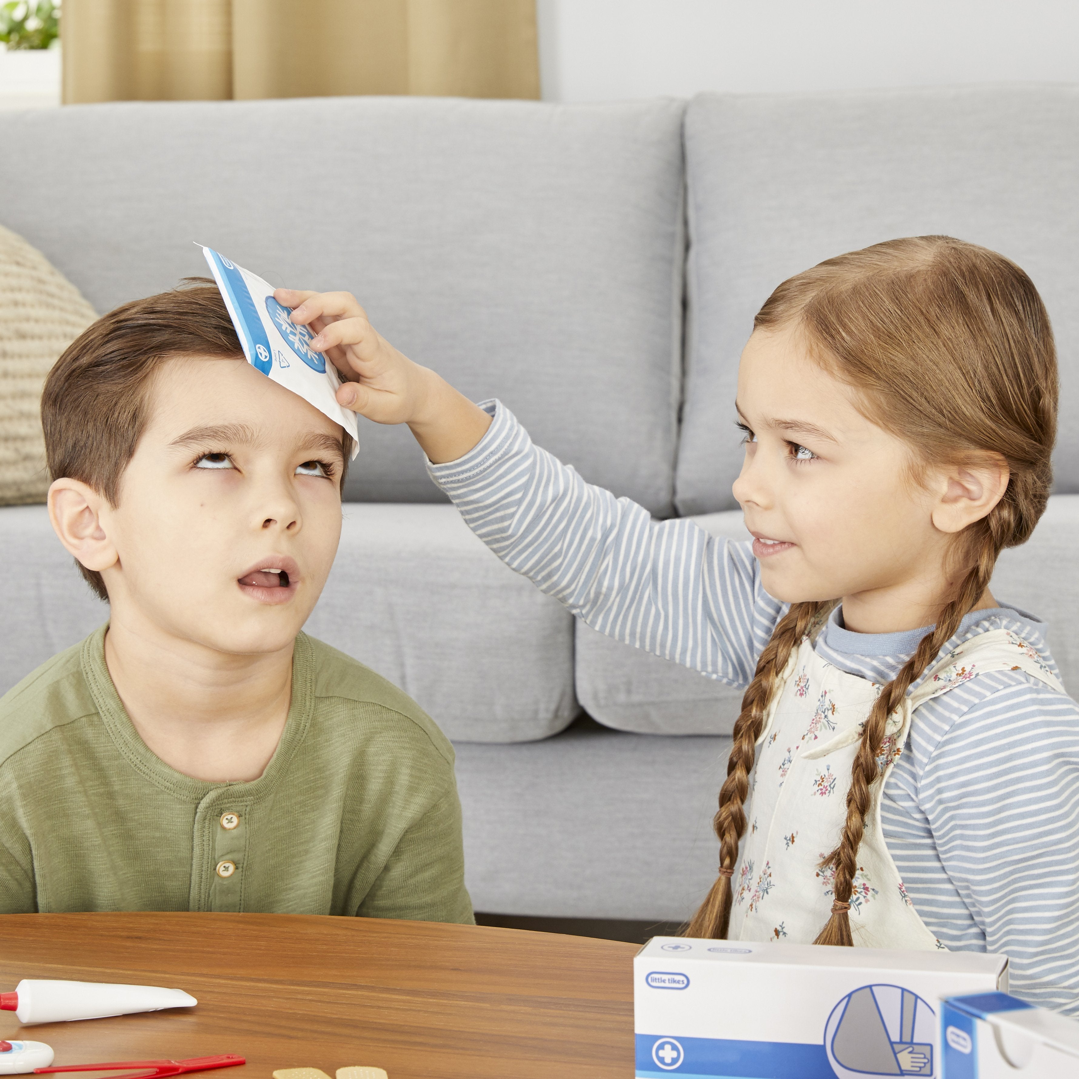 EAN 50743656156 - Little Tikes First Aid Kit imagen 21