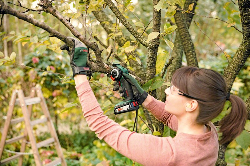 Sierra Inalámbrica Bosch Nanoblade Advancedcut 18 Solo, 18 Voltios, Motosierra Verde/Negro, Sin Batería Ni Cargador, Power For All Alliance 06033d5100