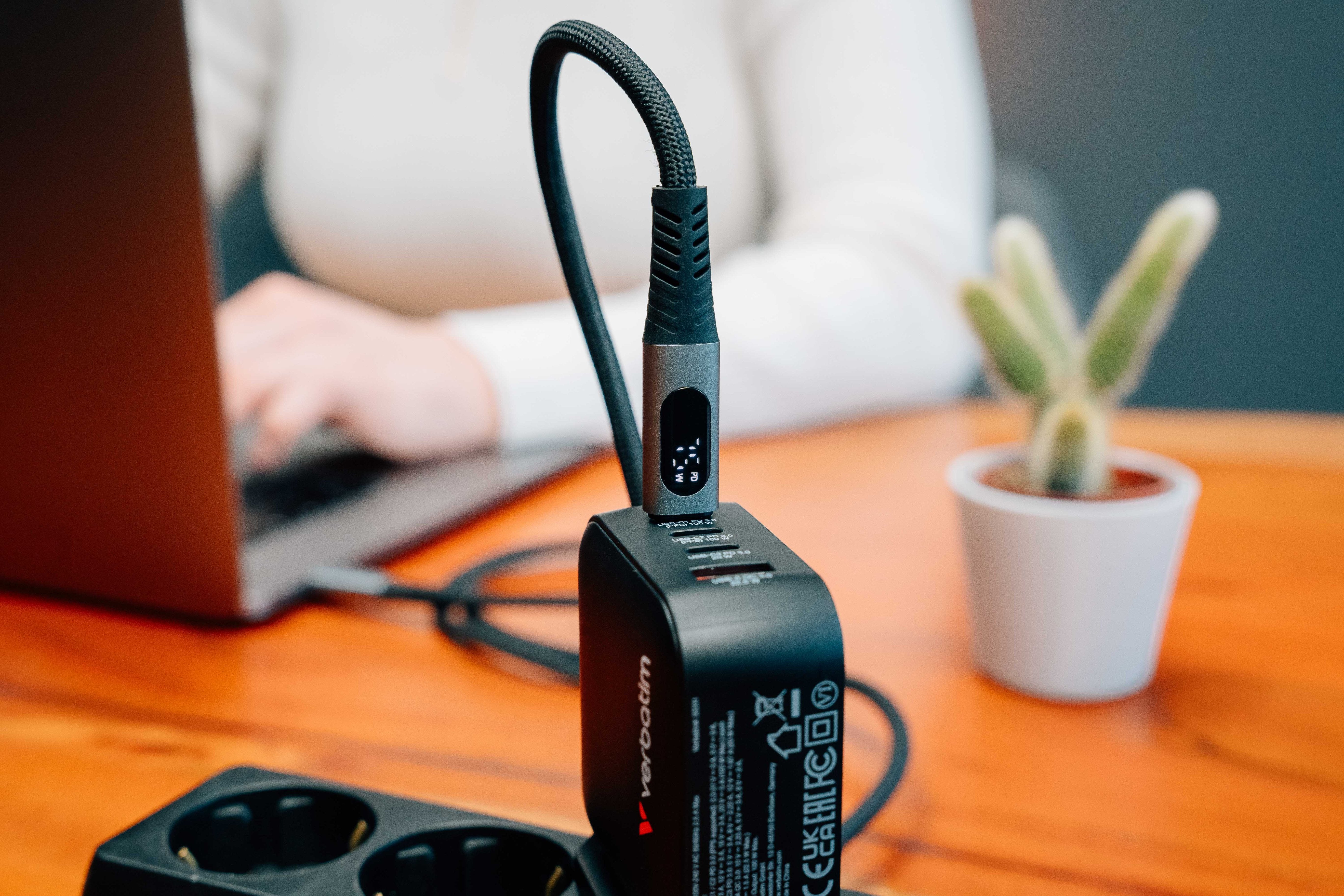 Verbatim Sync&Charge 240w 120cm Usb-C/Usb-C Inkl. Display 31849