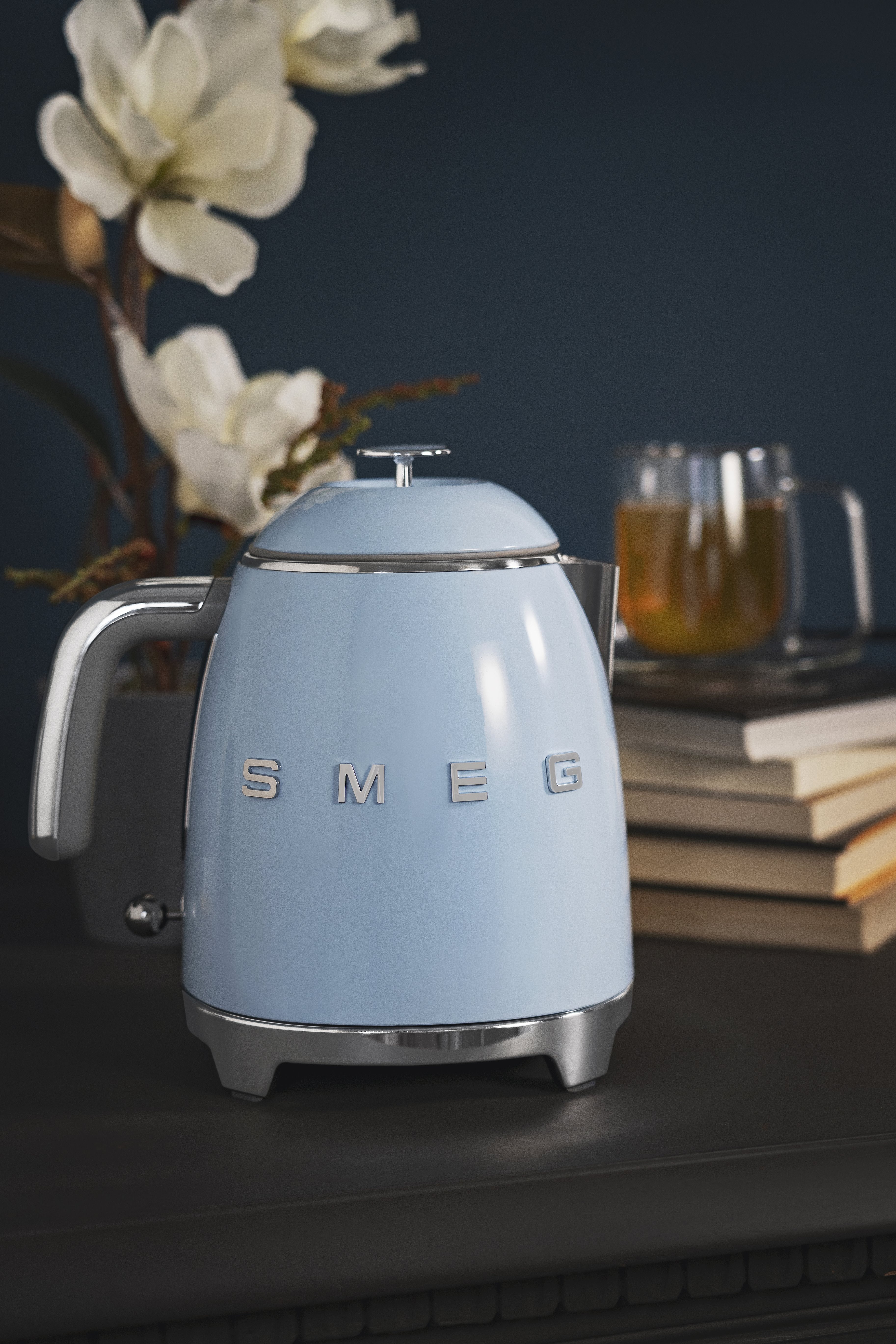 EAN 8017709302191 - Smeg KLF05PBEU tetera eléctrica 0,8 L 1400 W Azul imagen 21