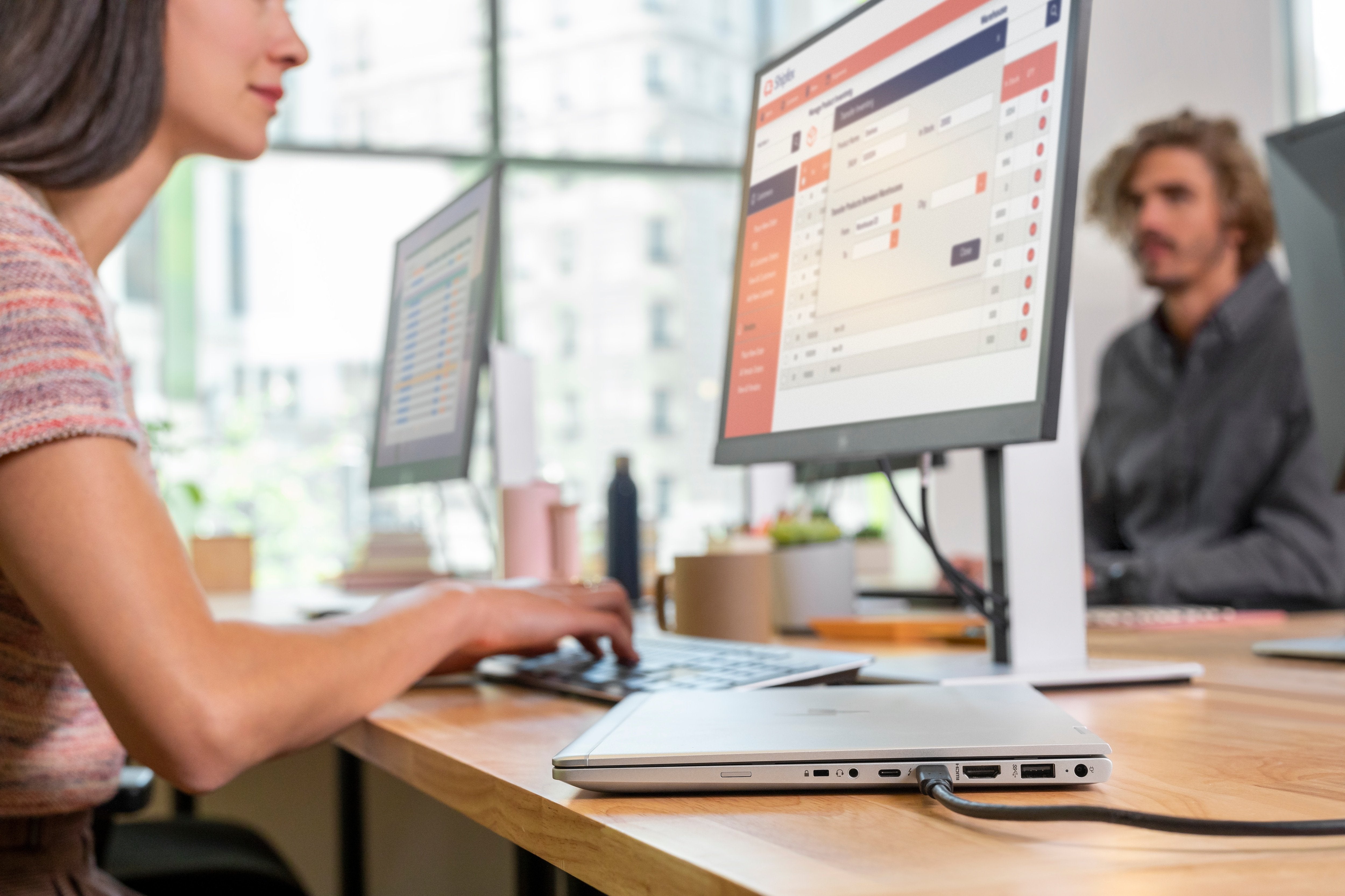 Monitor Hp E24d G4 Fhd Usb-C Docking Monitor