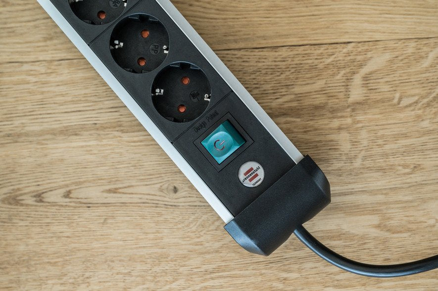 Regleta Brennenstuhl 1391030610 Base Múltiple 3 M 6 Salidas Ac Interior Negro, Plata