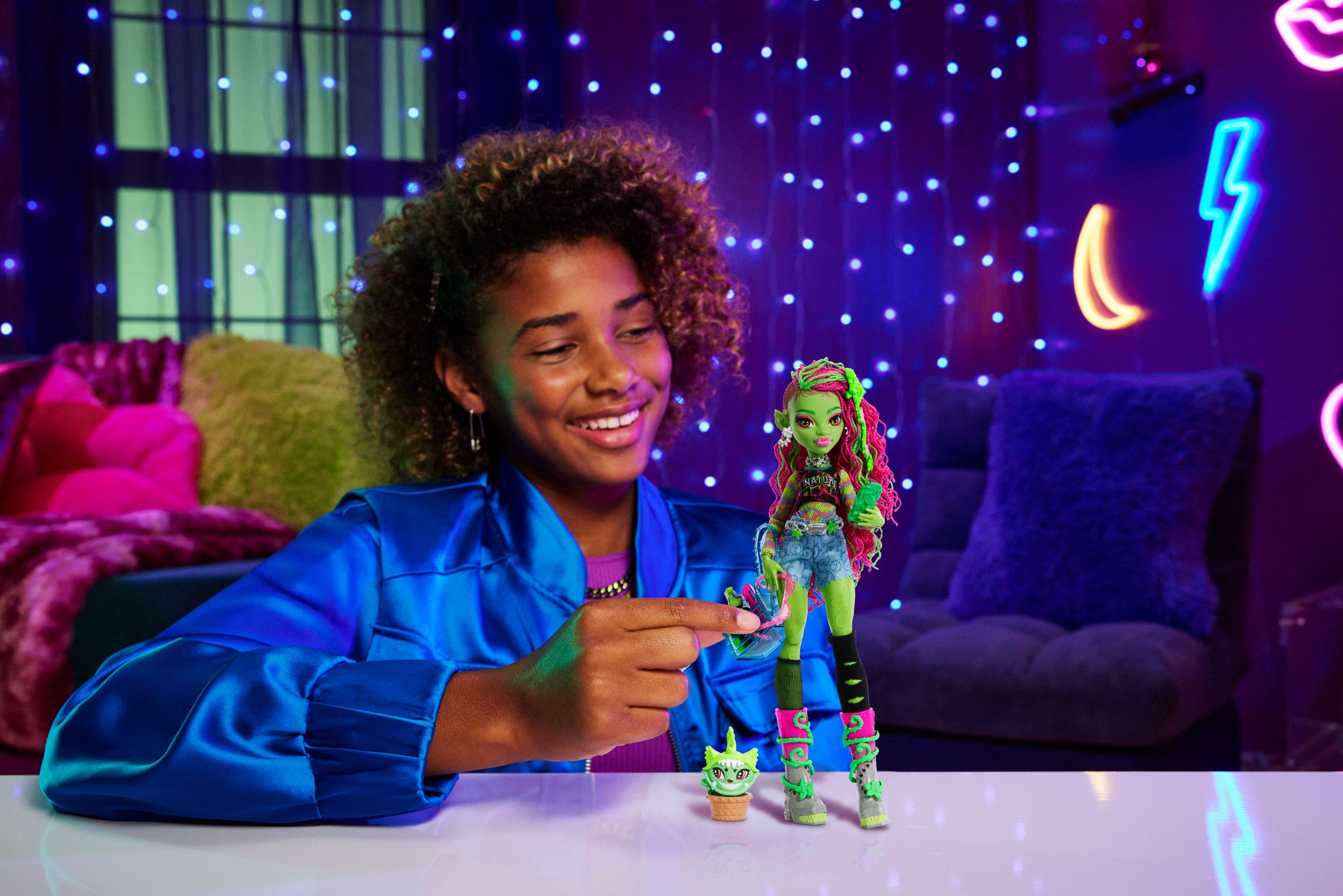 EAN 194735183333 - Monster High HRP81 muñeca imagen 2