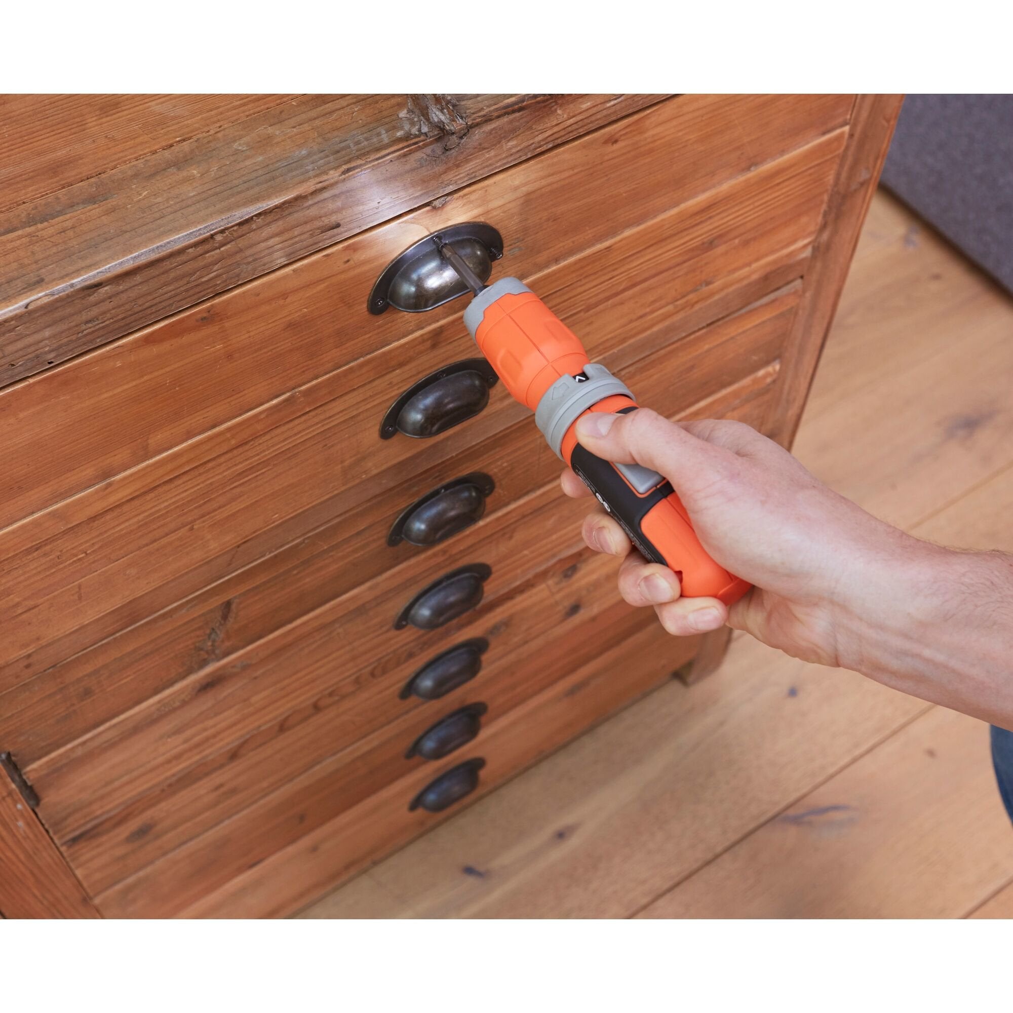EAN 5035048699966 - Black & Decker BCF603C-QW destornillador eléctrico y llave de impacto 180 RPM Negro, Naranja imagen 8