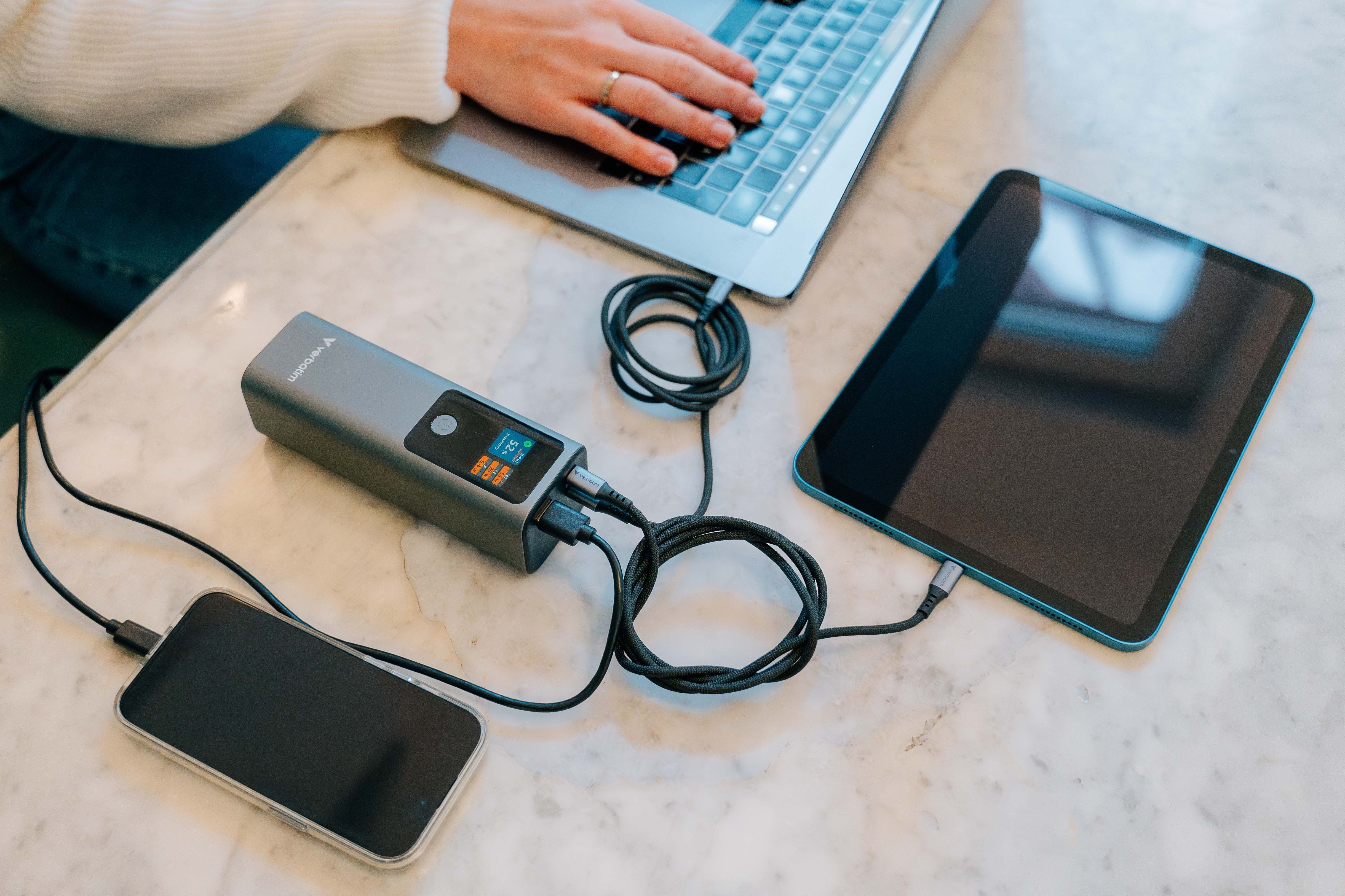 Verbatim Powerbank Charge 'N' Go 27.000mah, 183 Watt Gris, Pd 3.1, Quick Charge 3.0 32269