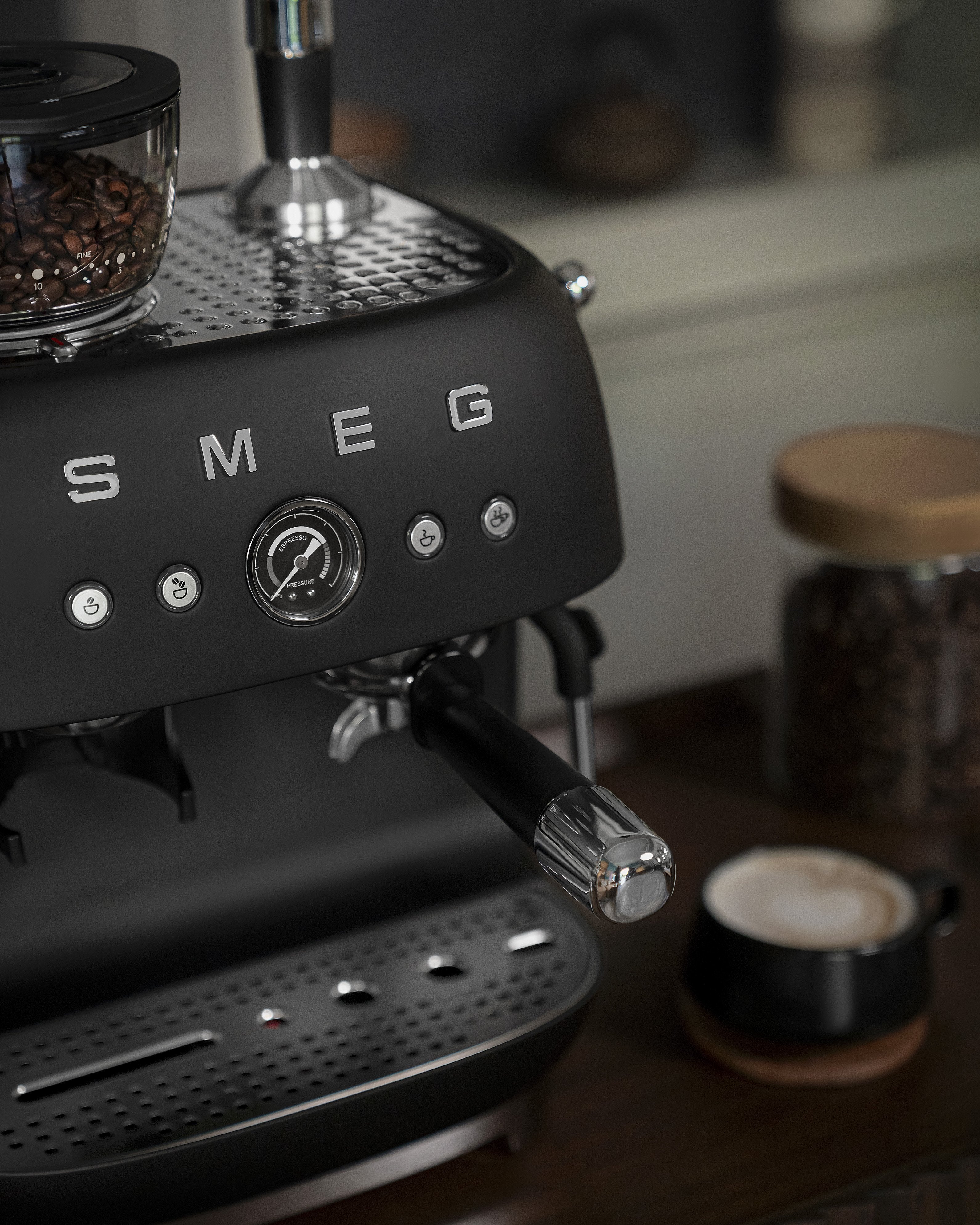 Smeg Kaffeemaschine Man. Mahlwerk Egf03blmeu, Thermoblock, Dampfdüse, 1l,...