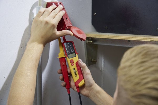 Wiha 45217 Destornillador De Electricista Rojo, Amarillo