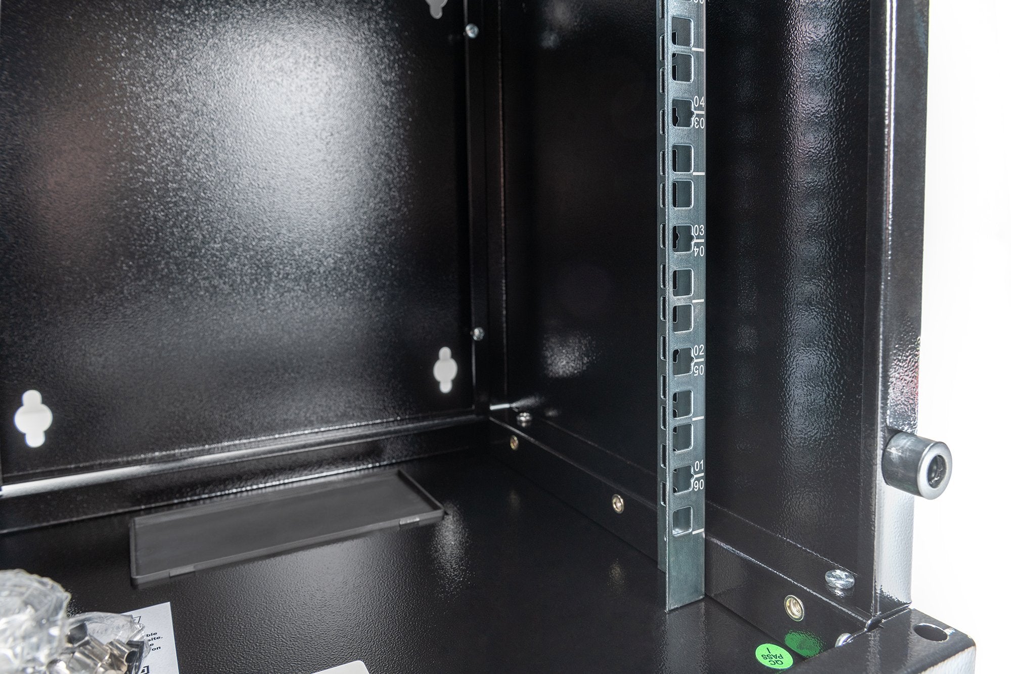 EAN 4016032466253 - Digitus DN-10-06U-B armario rack 6U Bastidor de pared Negro imagen 6