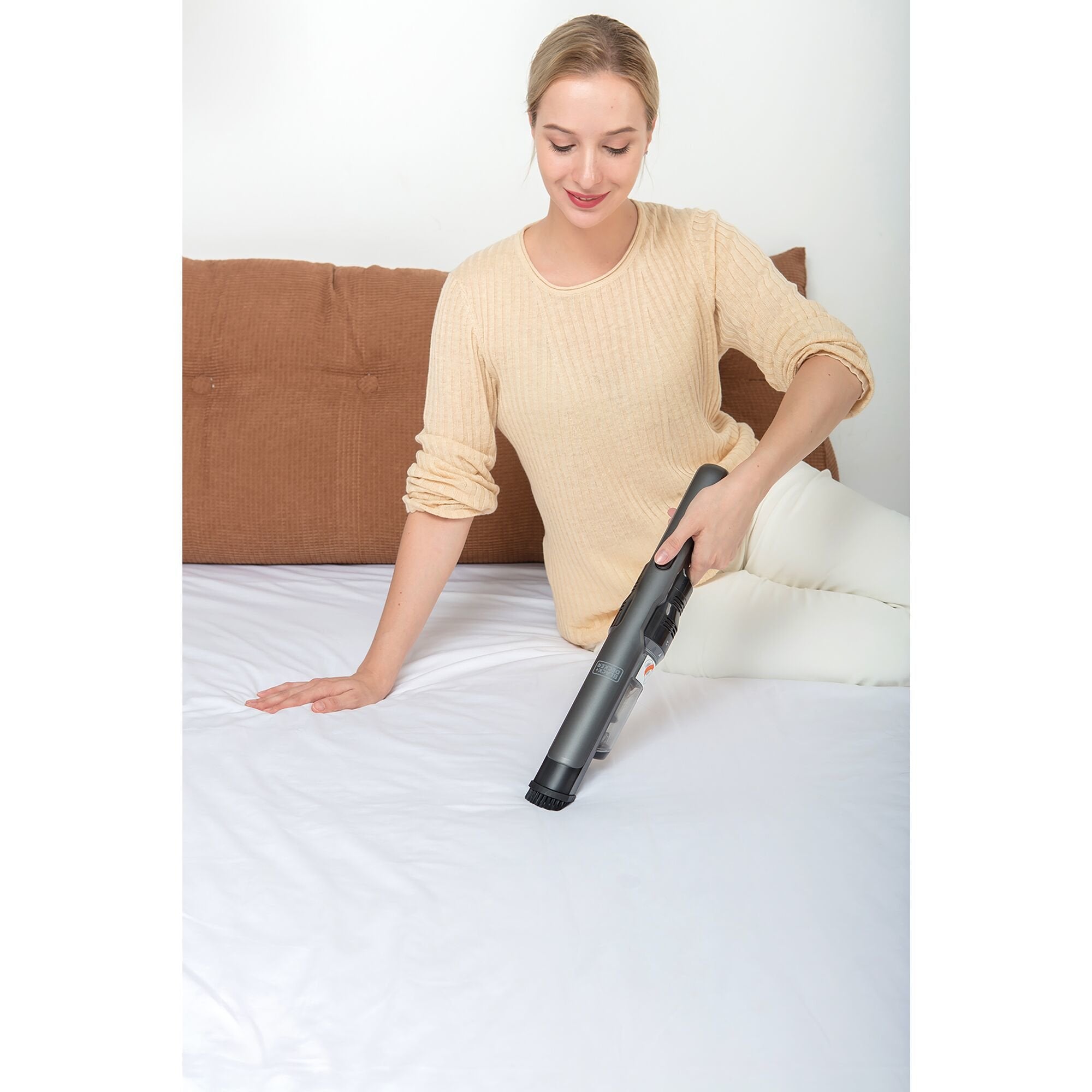 Aspiradora De Mano Black & Decker Dvc320b21-Qw Titanio