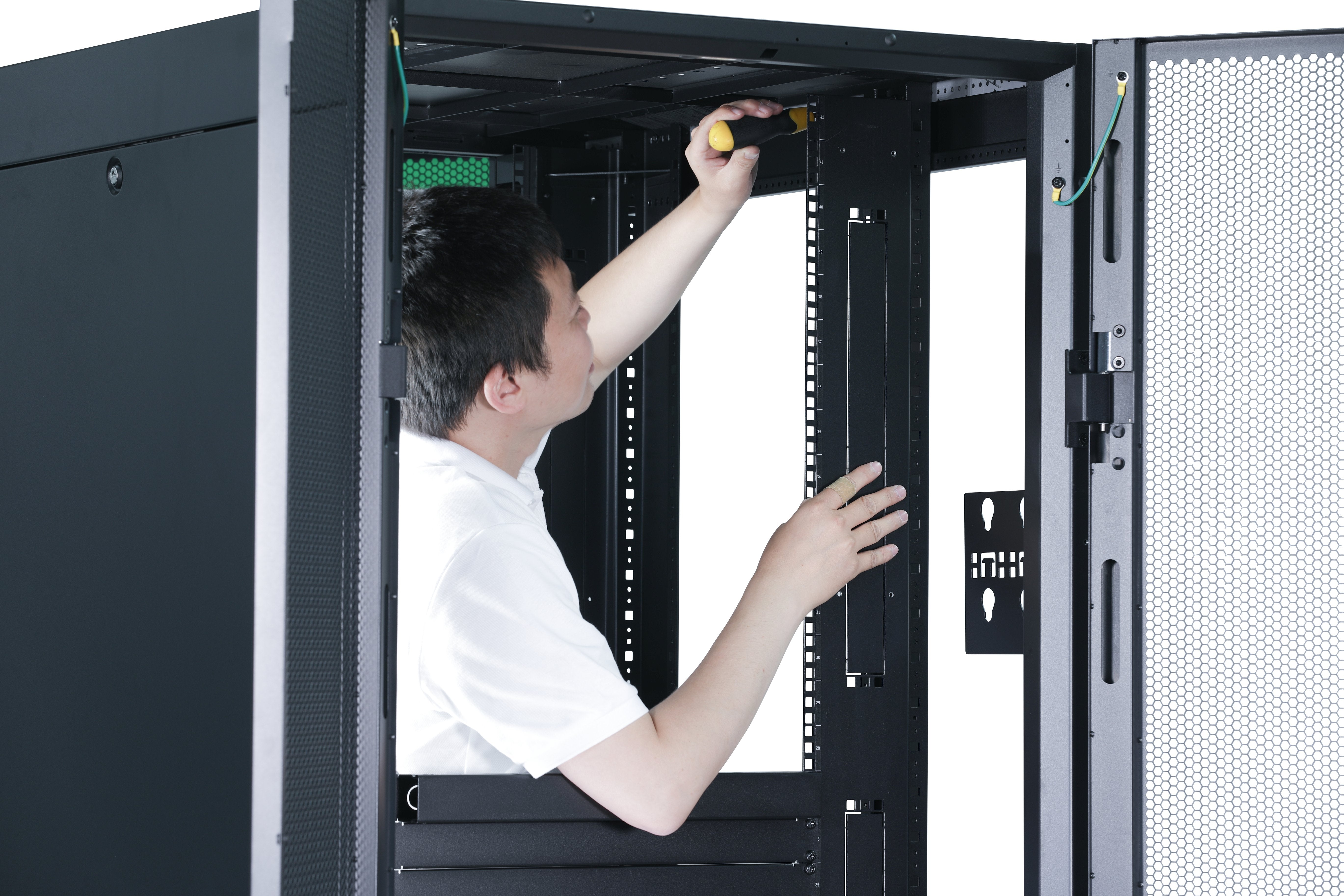 Apc Easy Rack 42u Negro Con Techo Ruedas Pies 4 Soportes Y Paneles Laterales 1991h X 600w X 800d Mm