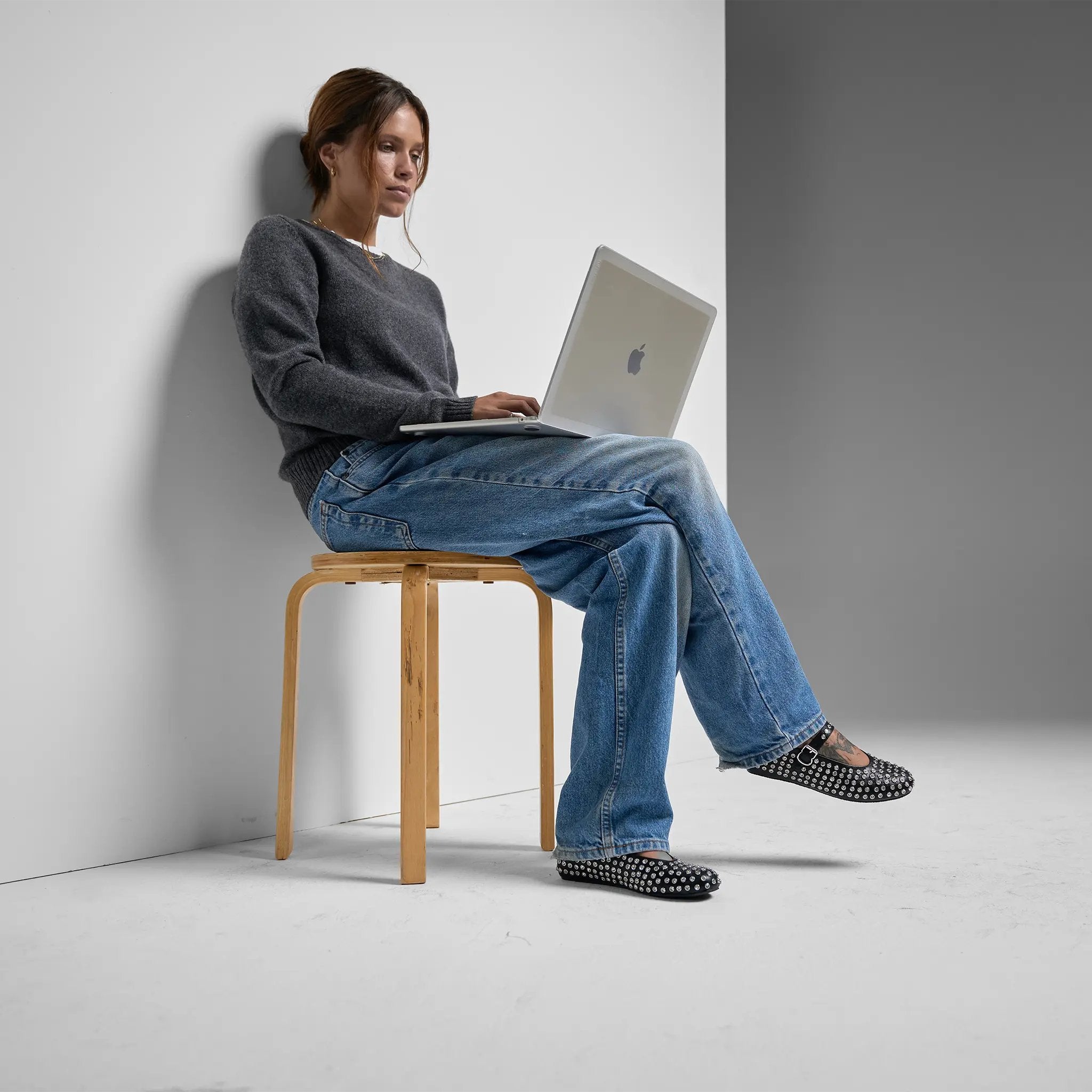 EAN 0650450074962 - Incase INMB200753-BLK maletines para portátil 35,6 cm (14") Funda protectora rígida Negro imagen 8