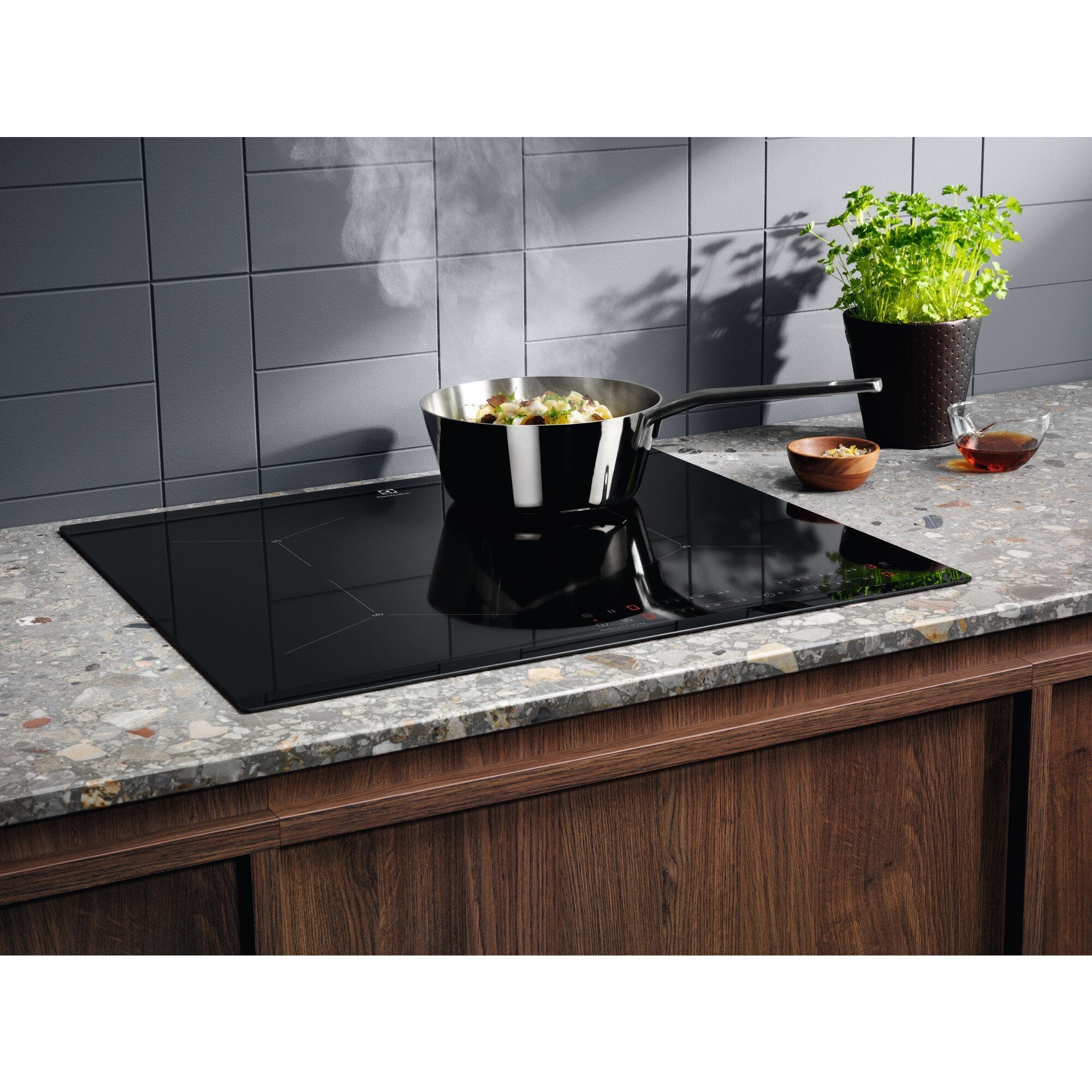 EAN 7332543637683 - Electrolux EIS62443 Negro Integrado 60 cm Con placa de inducción 4 zona(s) imagen 4
