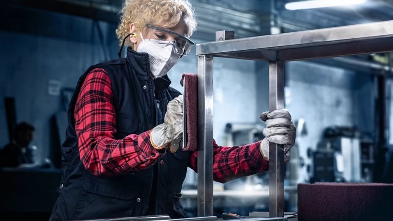 Bosch Professional Rollo De Fieltro Expert N880 Medium S, 100 Mm X 10 M, Hoja De Lija Negra, Rollo De 10 Metros, Para Lijado A Mano 2608901223