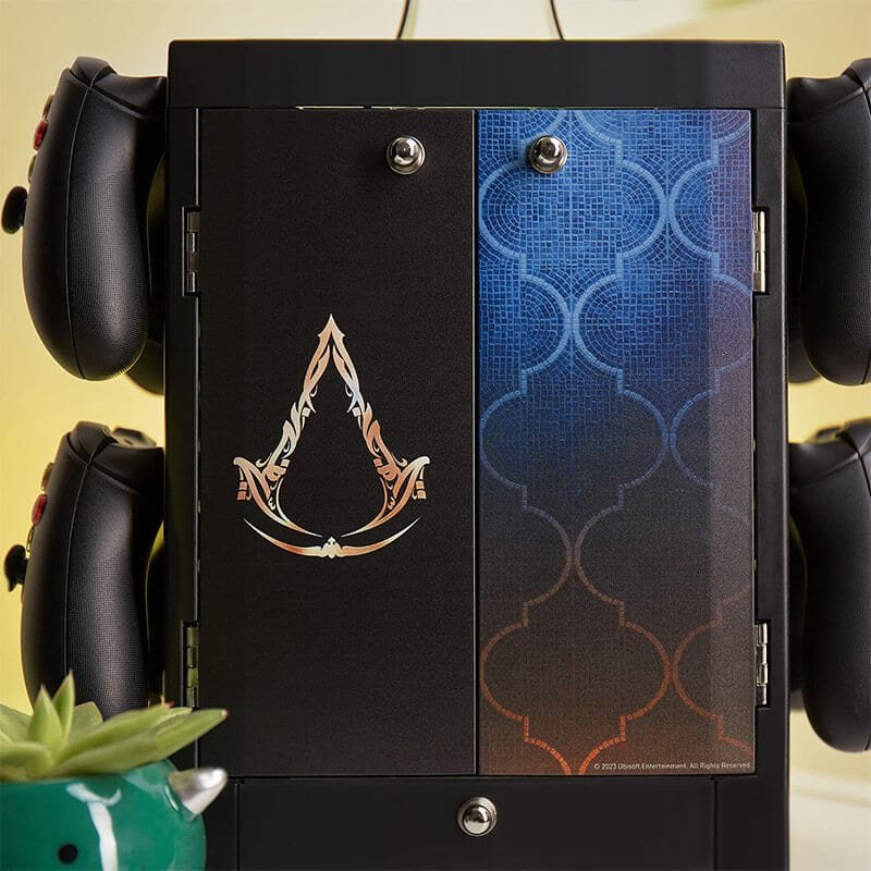 Soporte Para Accesorios De Taquilla Para Juegos Numskull - Assassin'S Creed