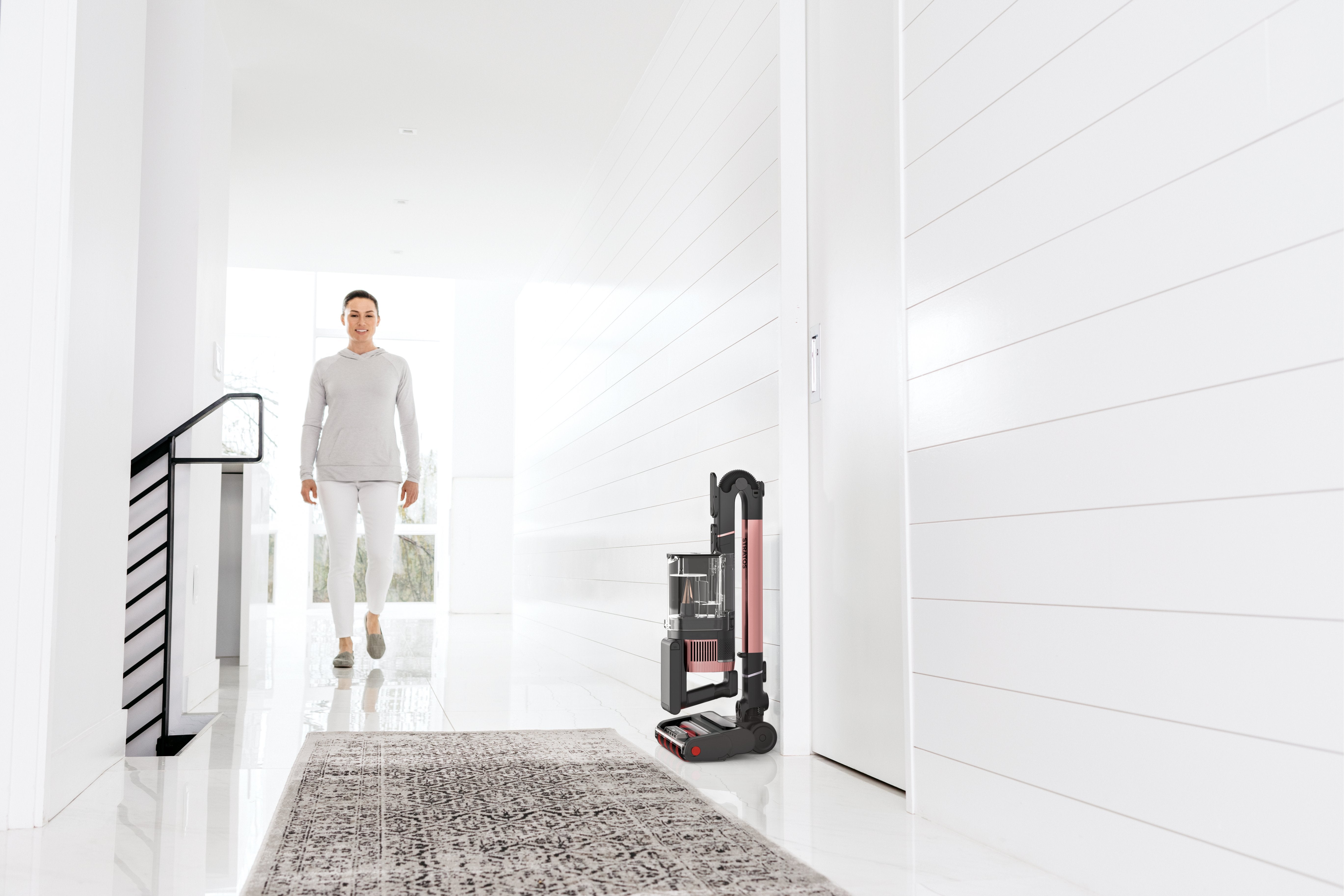 EAN 0622356254601 - Shark Stratos Aspiradora escoba 2 en 1 Batería Secar Sin bolsa Negro, Durazno imagen 41