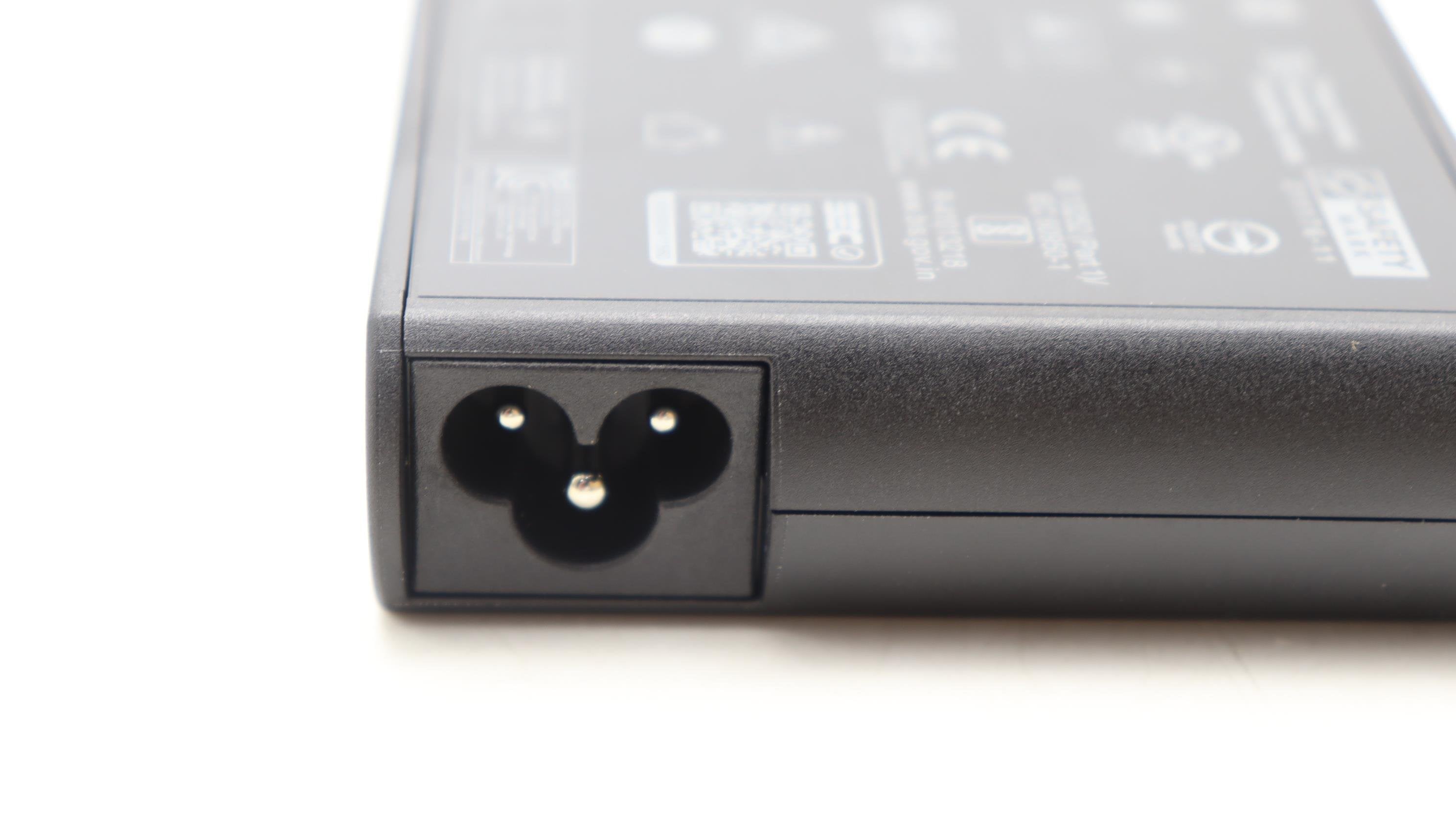 EAN 5715063311493 - Lenovo 5A10W86327 adaptador e inversor de corriente Interior 135 W Negro imagen 5