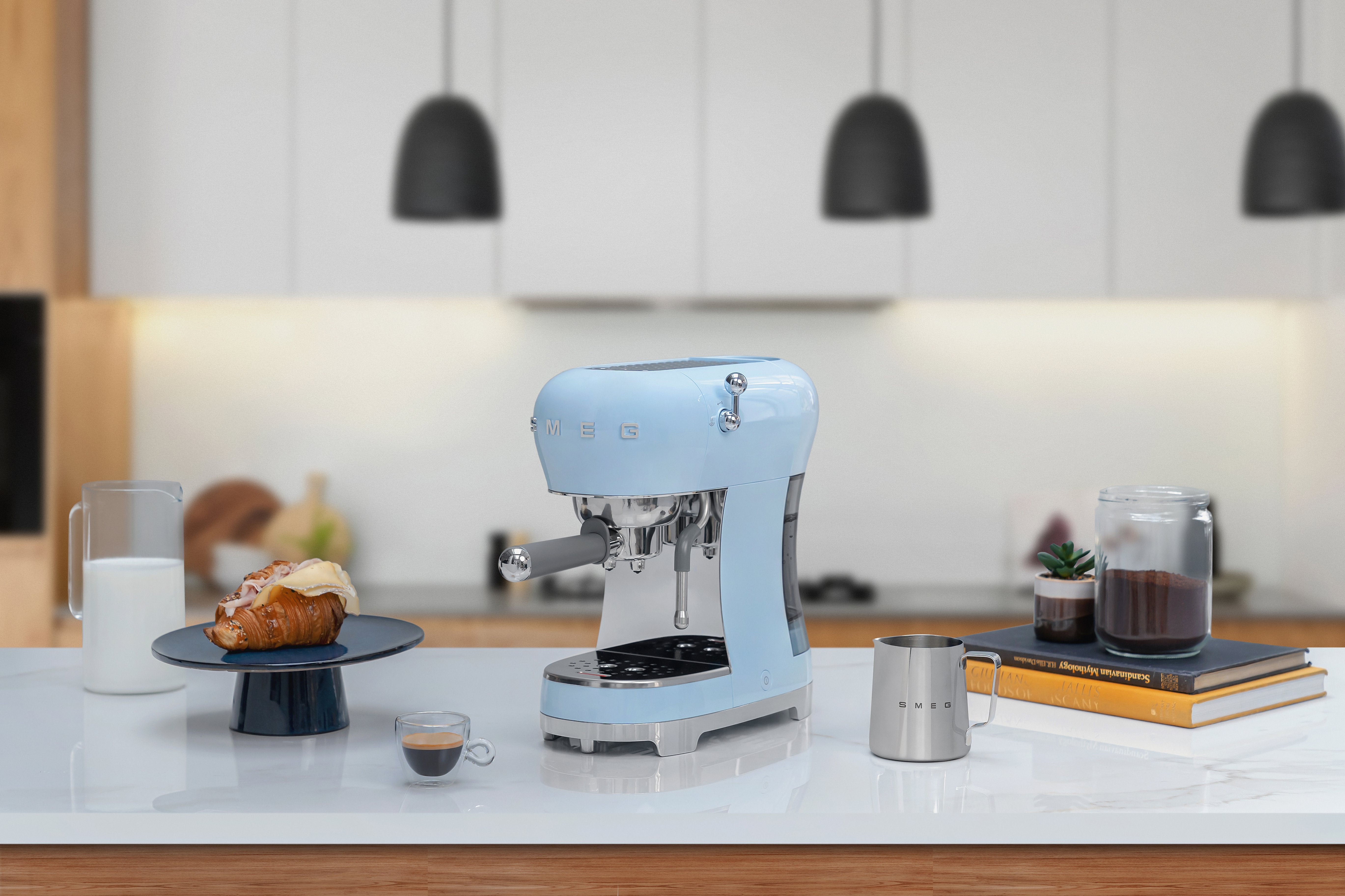 EAN 8017709324766 - Smeg ECF02PBEU cafetera eléctrica Manual Máquina espresso 1,1 L imagen 10