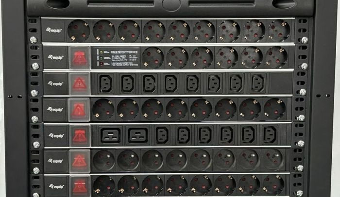 Equip Meckdosenleime 19" 1he 8fach Schukon. 3.0m Alu Sch