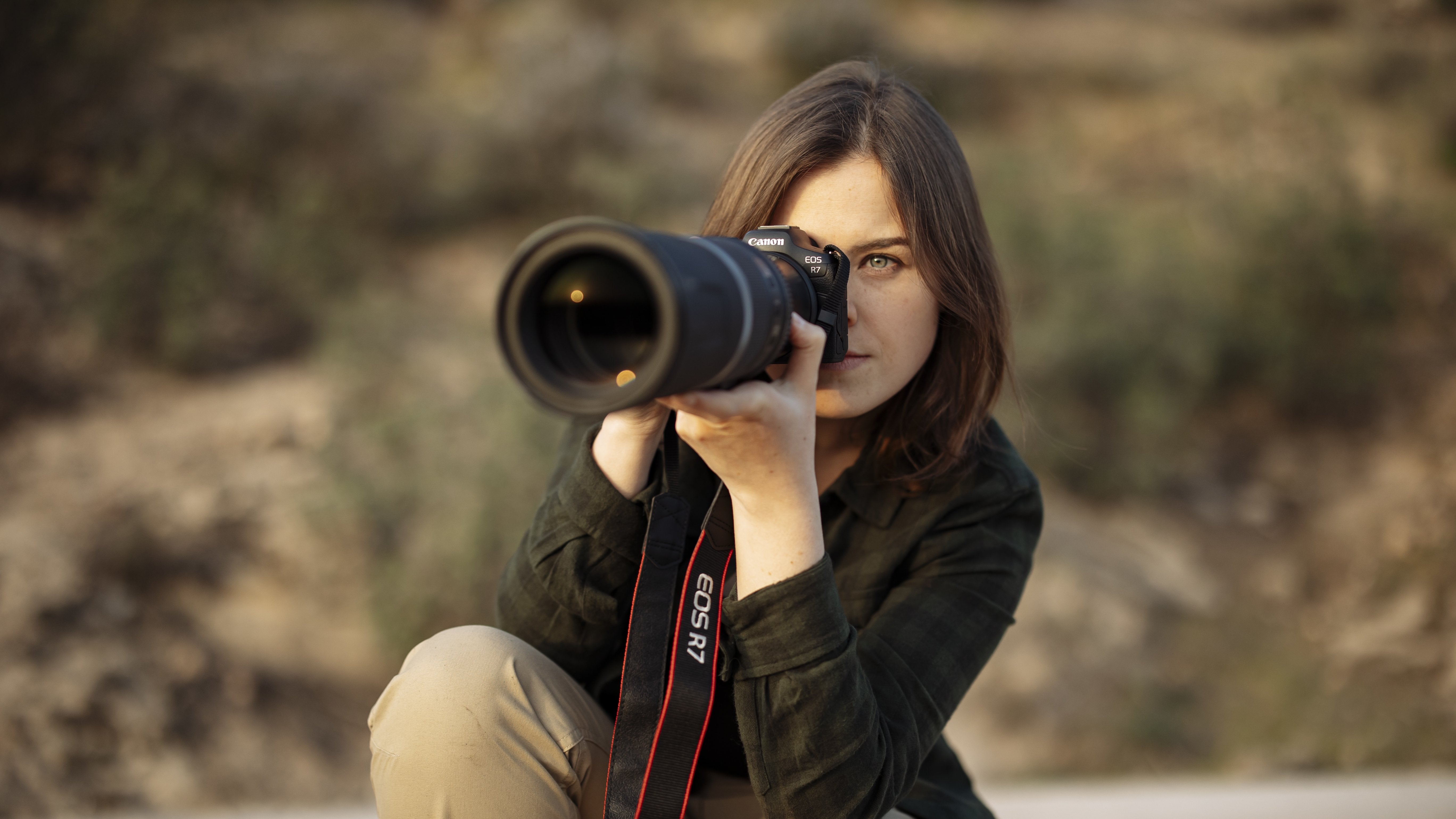 EAN 4549292185553 - Canon EOS R7 + RF-S 18-150mm IS STM MILC 32,5 MP CMOS 6960 x 4640 Pixeles Negro imagen 7